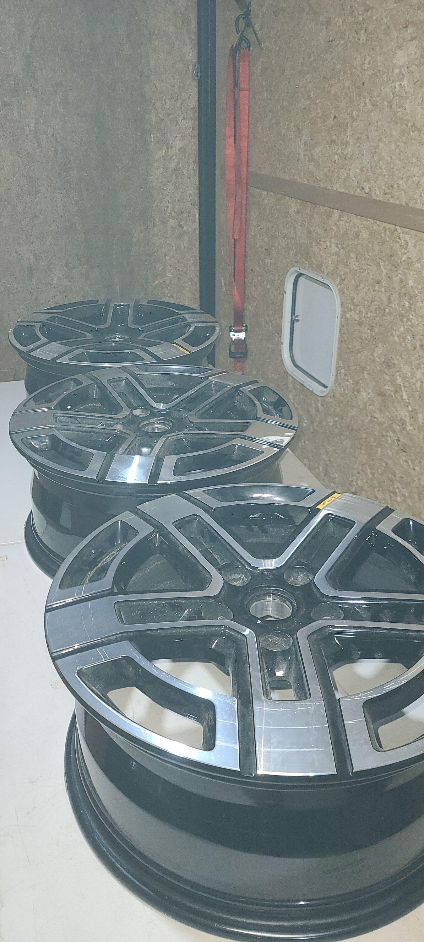 Rivian R1T R1S PSA: Rivian now sells wheels ONLY (plus TPMS sensors), WITHOUT tires 20221229_133716