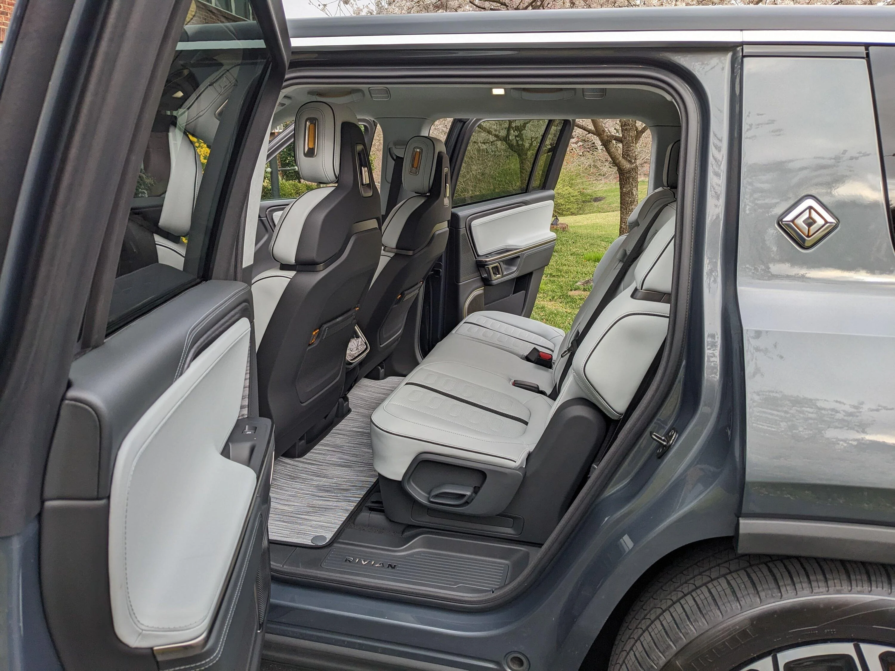Rivian R1T R1S El CAP GRANITE Rivian Photos PXL_20230331_132126416