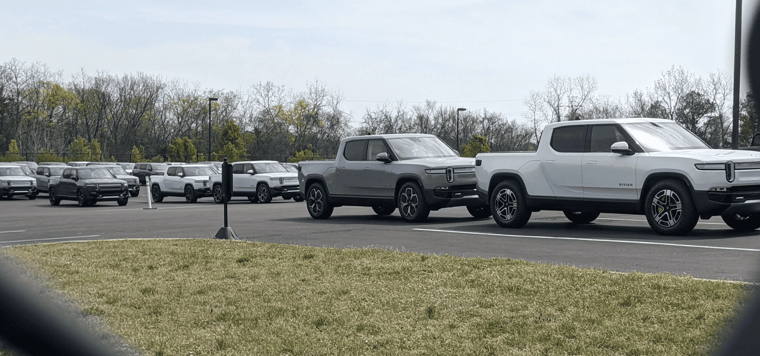 Rivian R1T R1S Another boring "took delivery today" post ;) 1680313916323