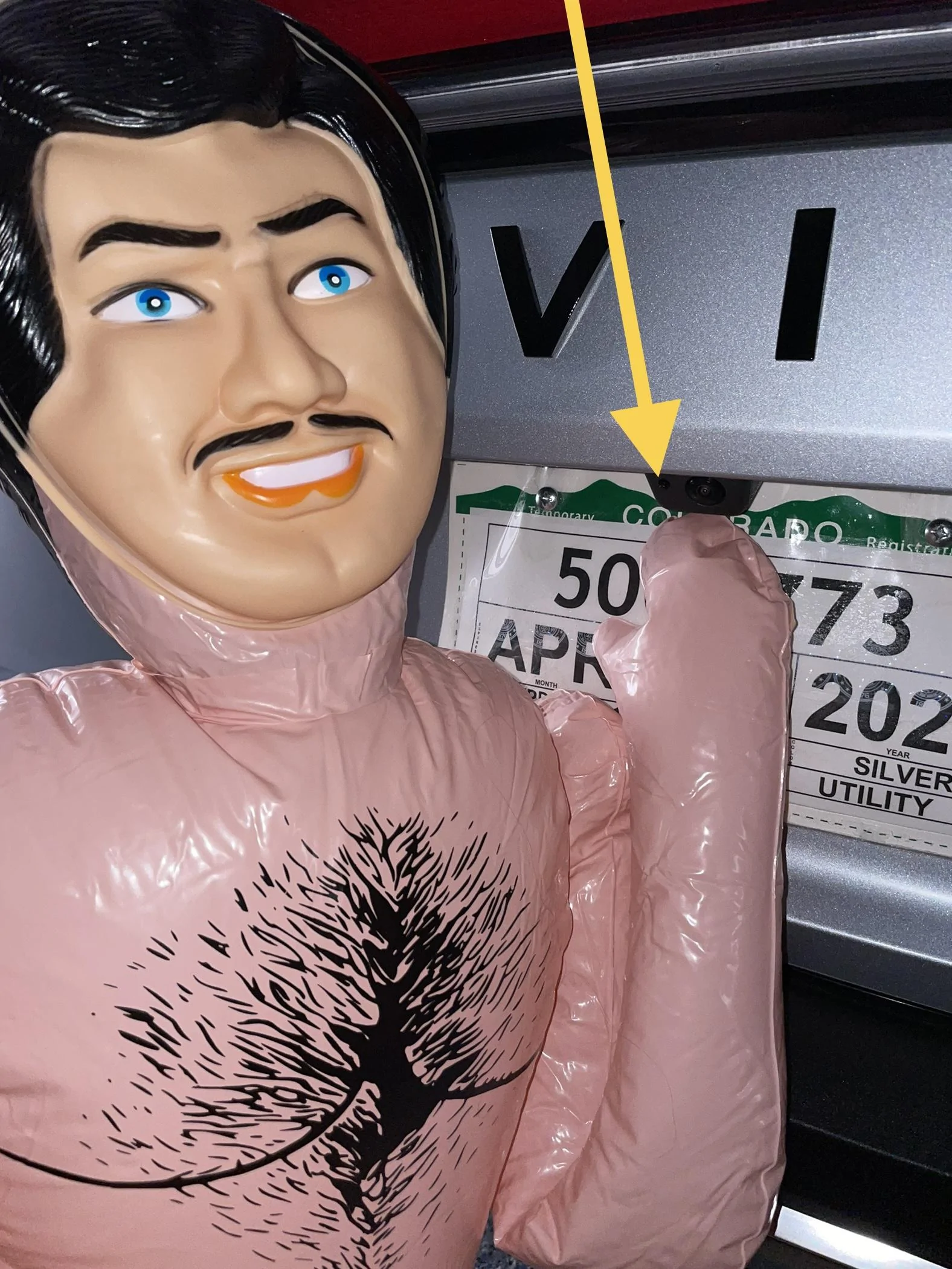 Rivian R1T R1S How on earth… R1S rear camera has a sprayer??? FA02FBE2-964C-4349-BB73-7168DCFD71D8