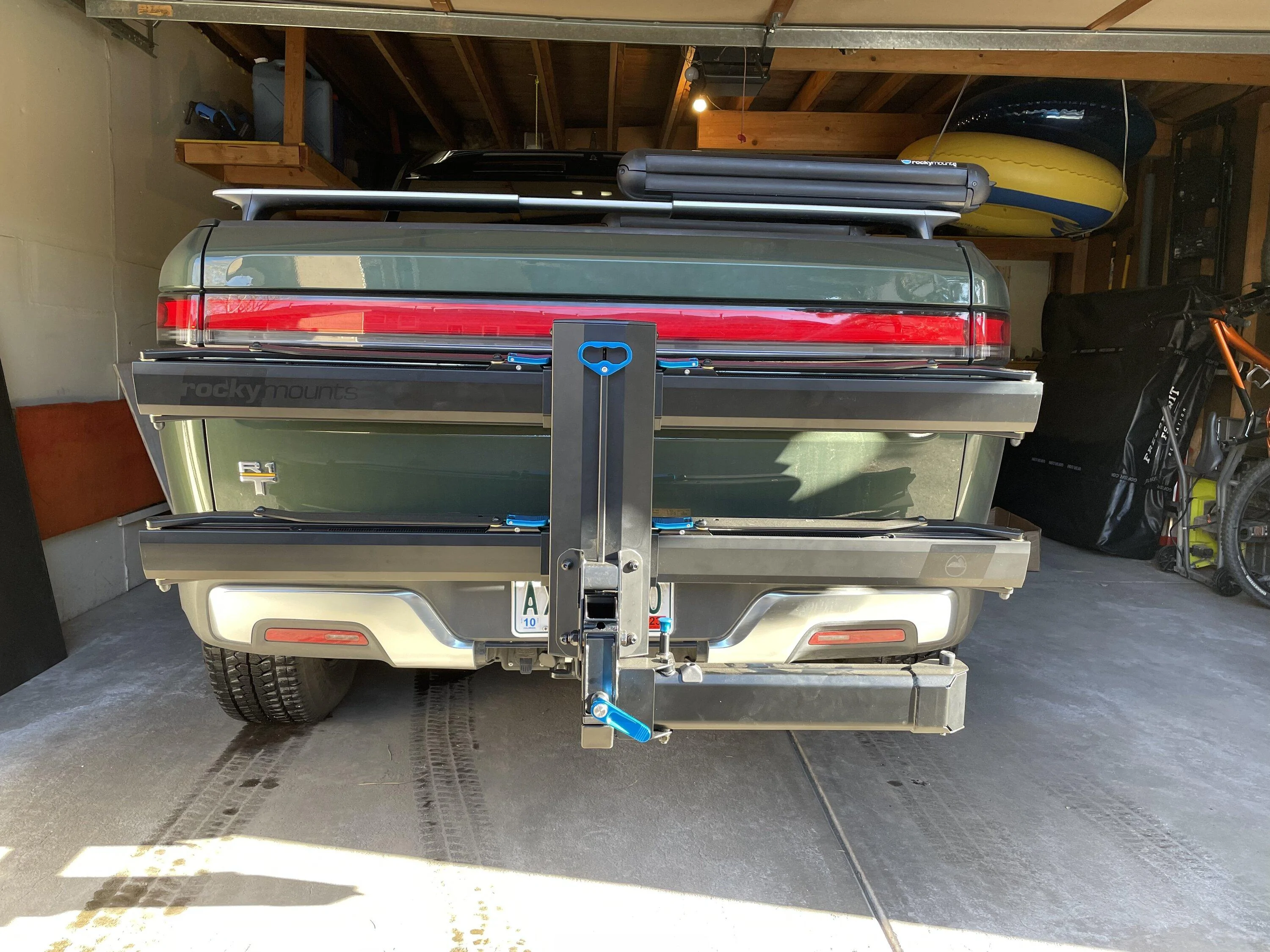 Rivian R1T R1S RockyMounts AfterParty Hitch rack - installed photos & review 31FD36F3-31FC-402E-9FA2-90A1FEF46C9A