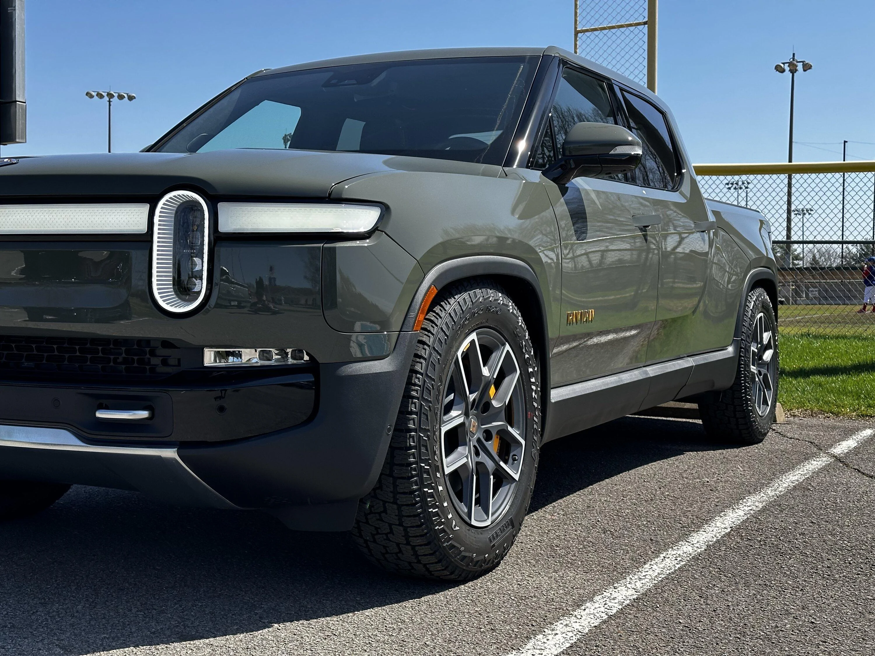 Rivian R1T R1S LAUNCH GREEN R1T Photos E6AFE73E-97CA-4D63-B8EA-799B31BFC092