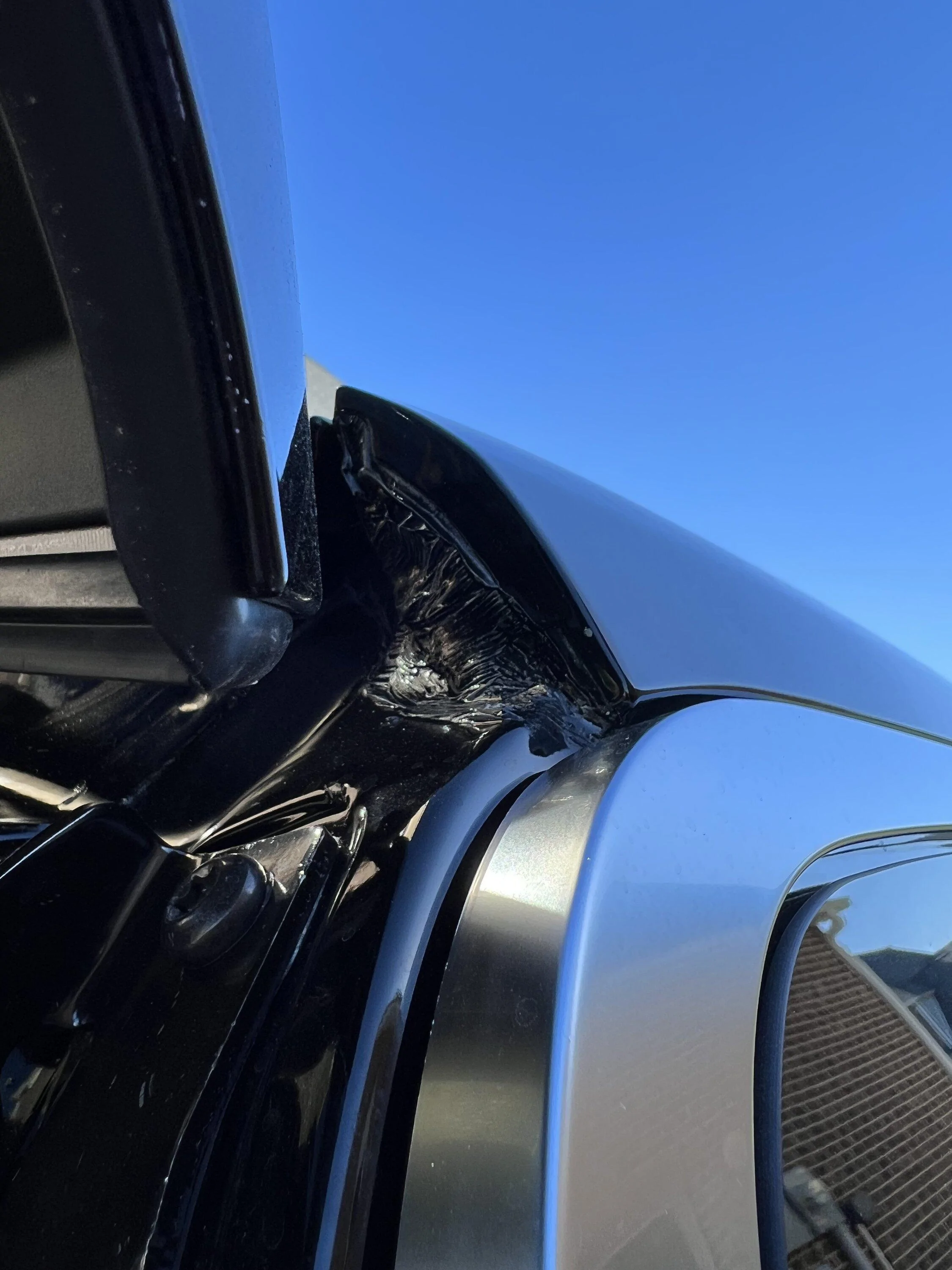 Rivian R1T R1S In what world are these types of paint issues acceptable on new R1S? IMG_4740