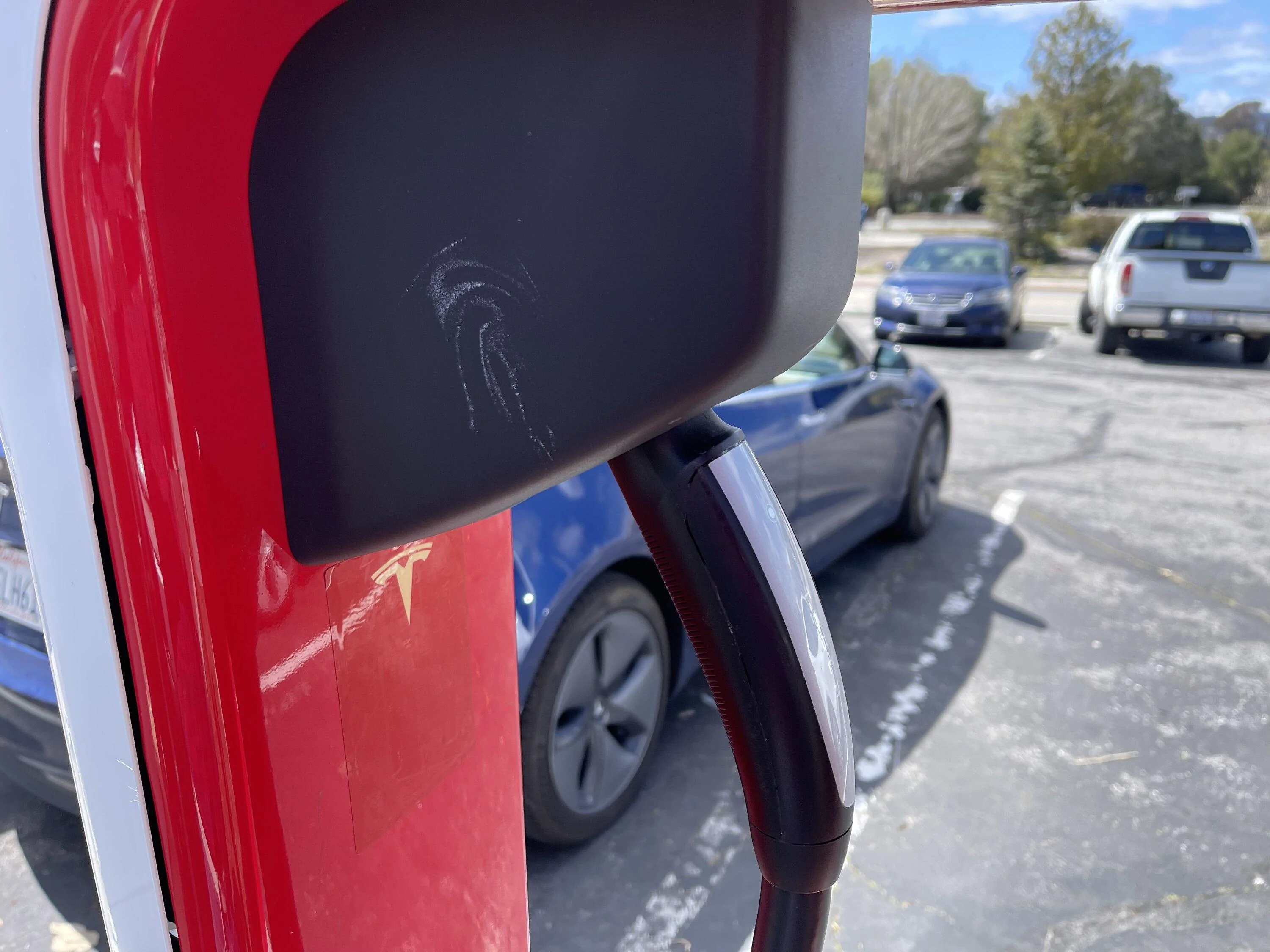 Rivian R1T R1S It’s like magic (Tesla Magic Dock) IMG_5150