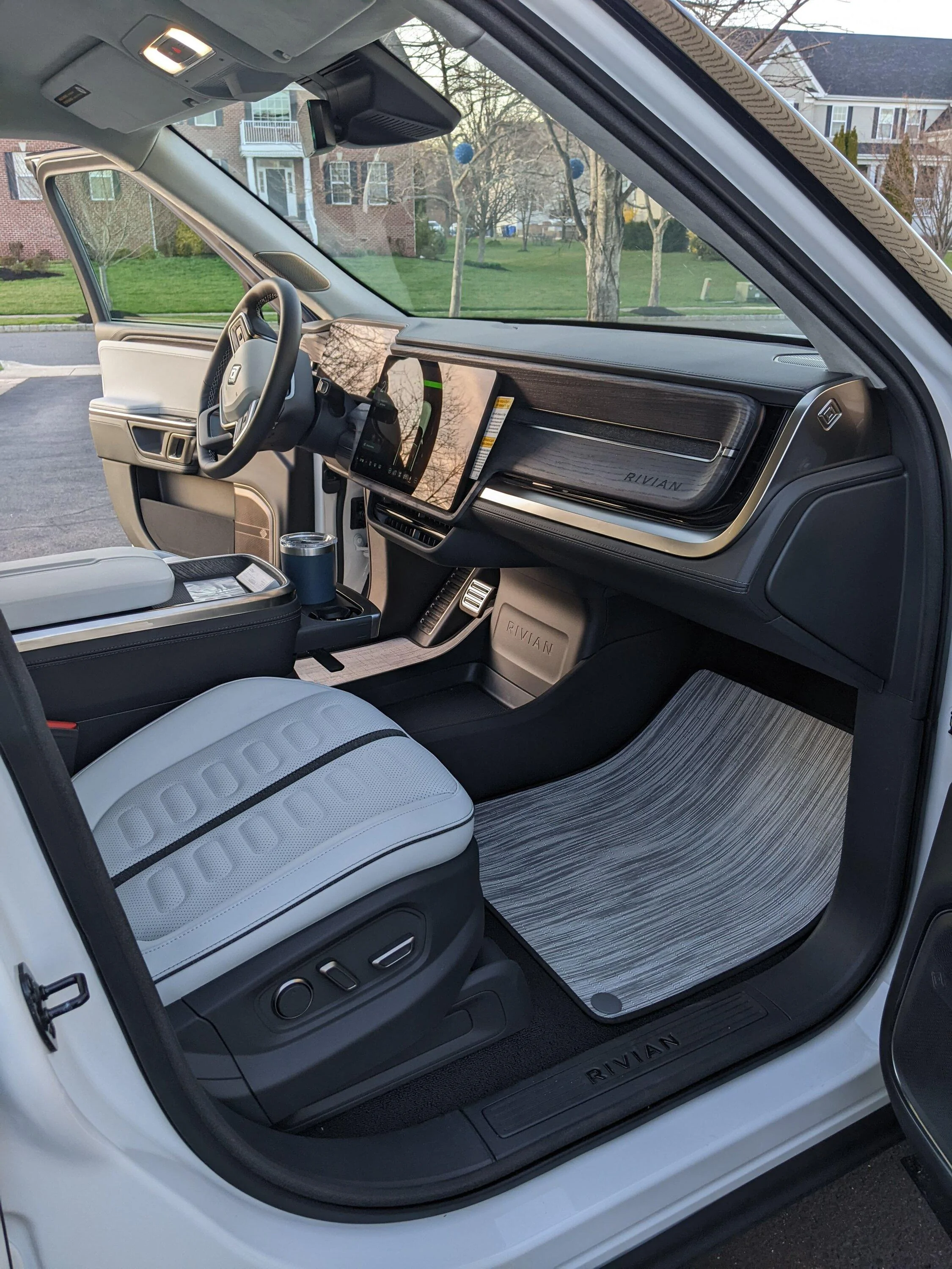 Rivian R1T R1S Just received R1S: GW, Ocean Coast, NJ PXL_20230402_230853718