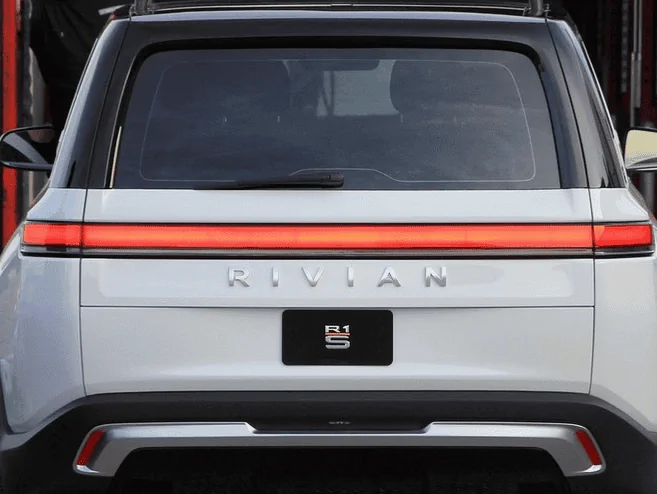 Rivian R1T R1S R1S rear door gap - fixable? r1s_proto_lg