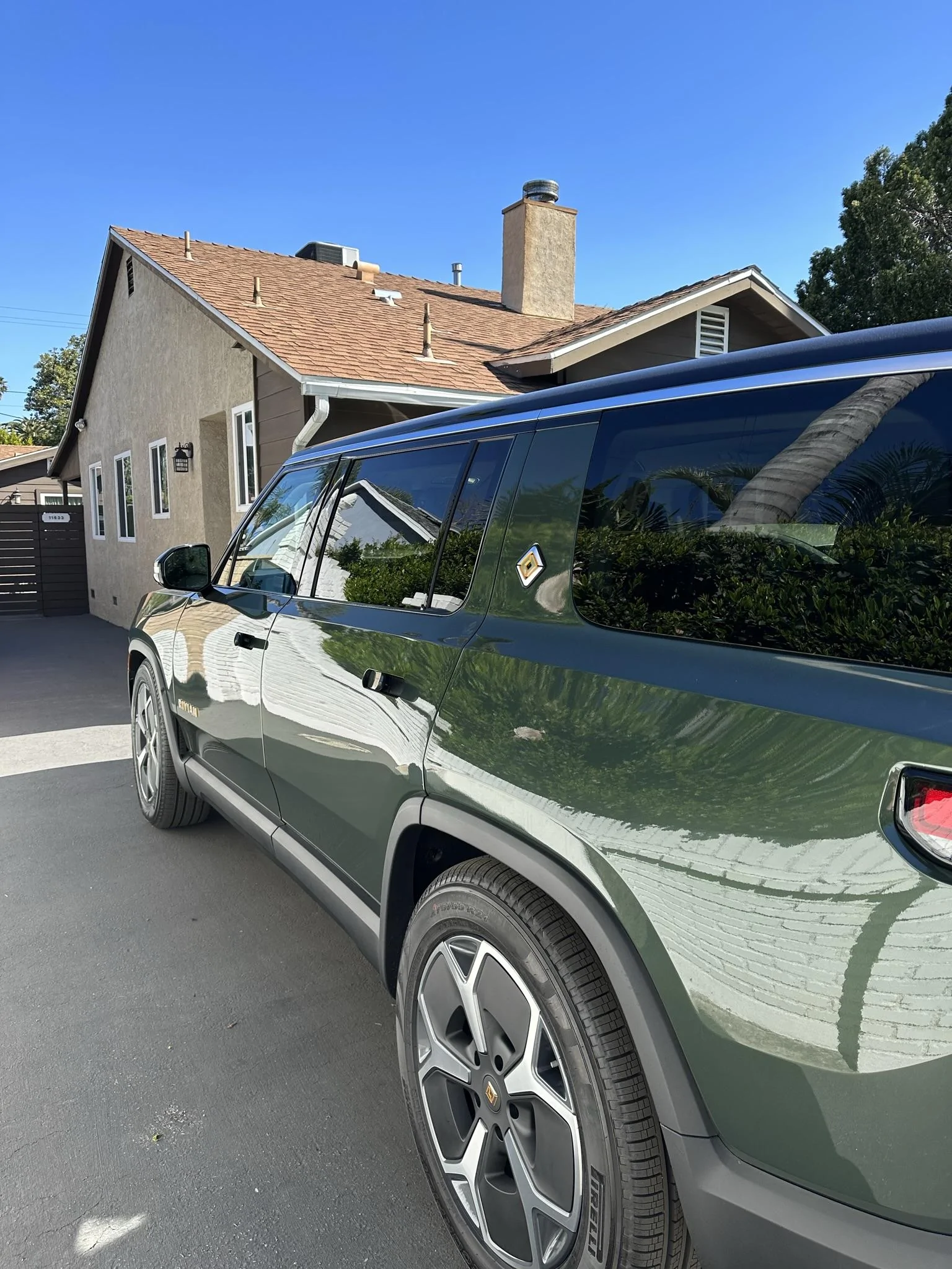 Rivian R1T R1S Recent Delivery: R1S Adventure Package, Forest Green/Ocean Coast/Ash Interior IMG_0582