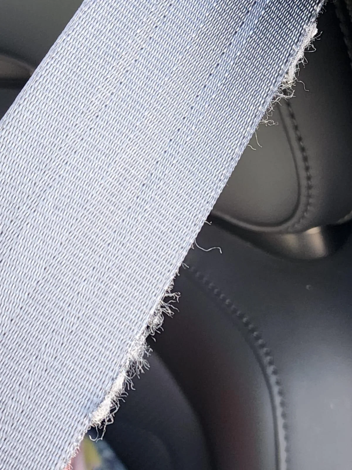 Rivian R1T R1S Seatbelt prematurely fraying 3AA13019-FE75-4E98-BB5D-96F54860E99A
