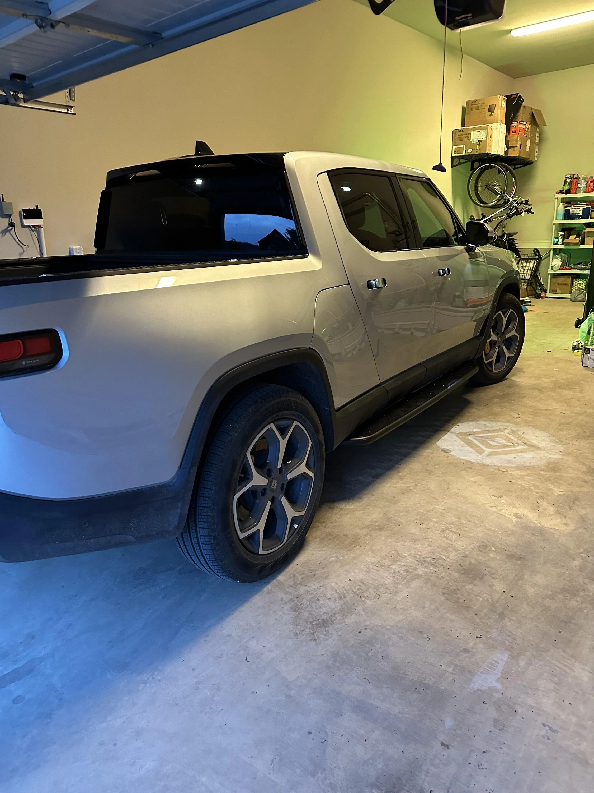 Rivian R1T R1S Master Thread:  Review of the EV Sportline RMaxx Running Boards/Sliders (from Team 1EV) IMG_3482