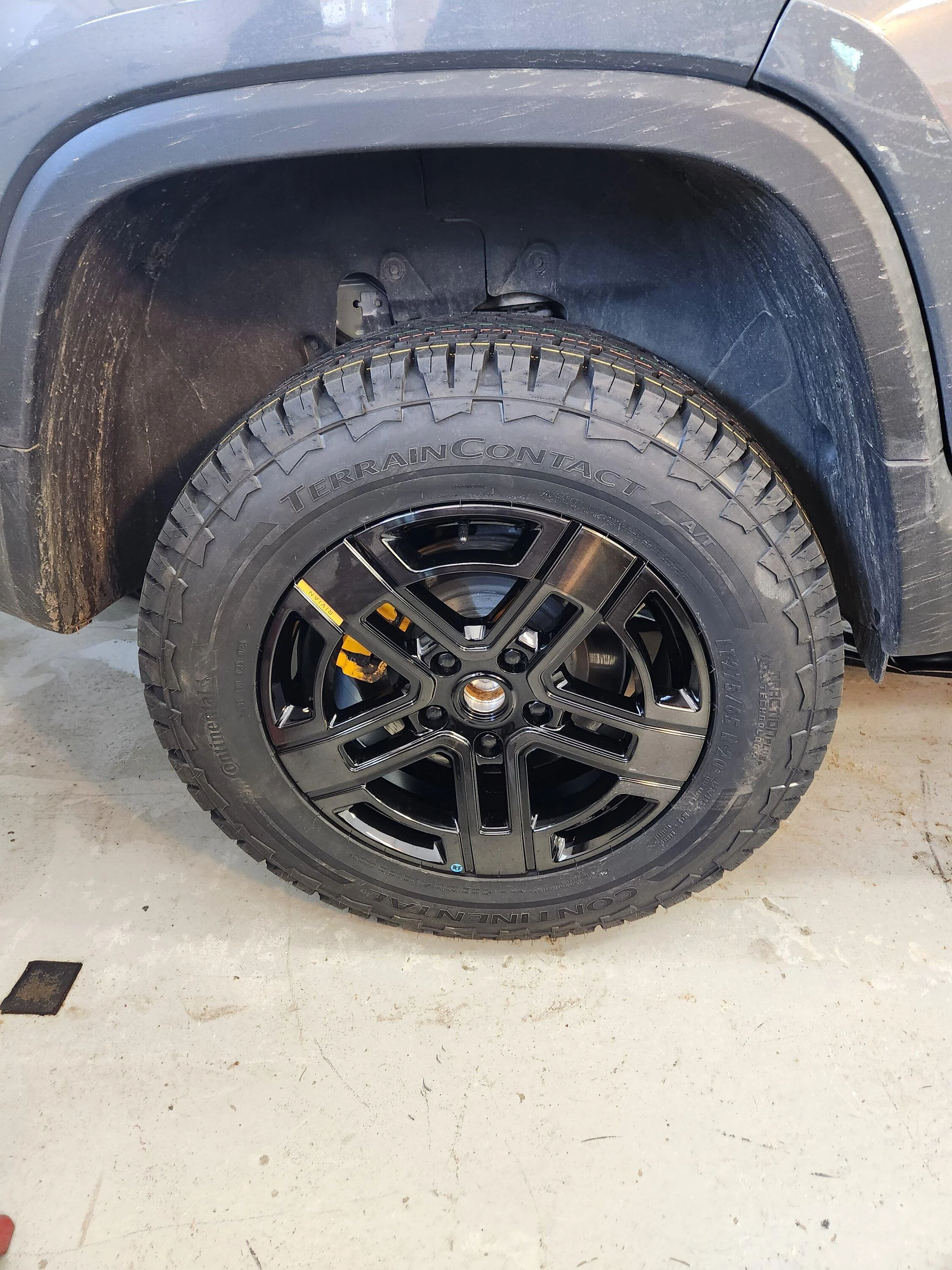 Rivian R1T R1S LT Tire Choices 20230406_123220 (1)
