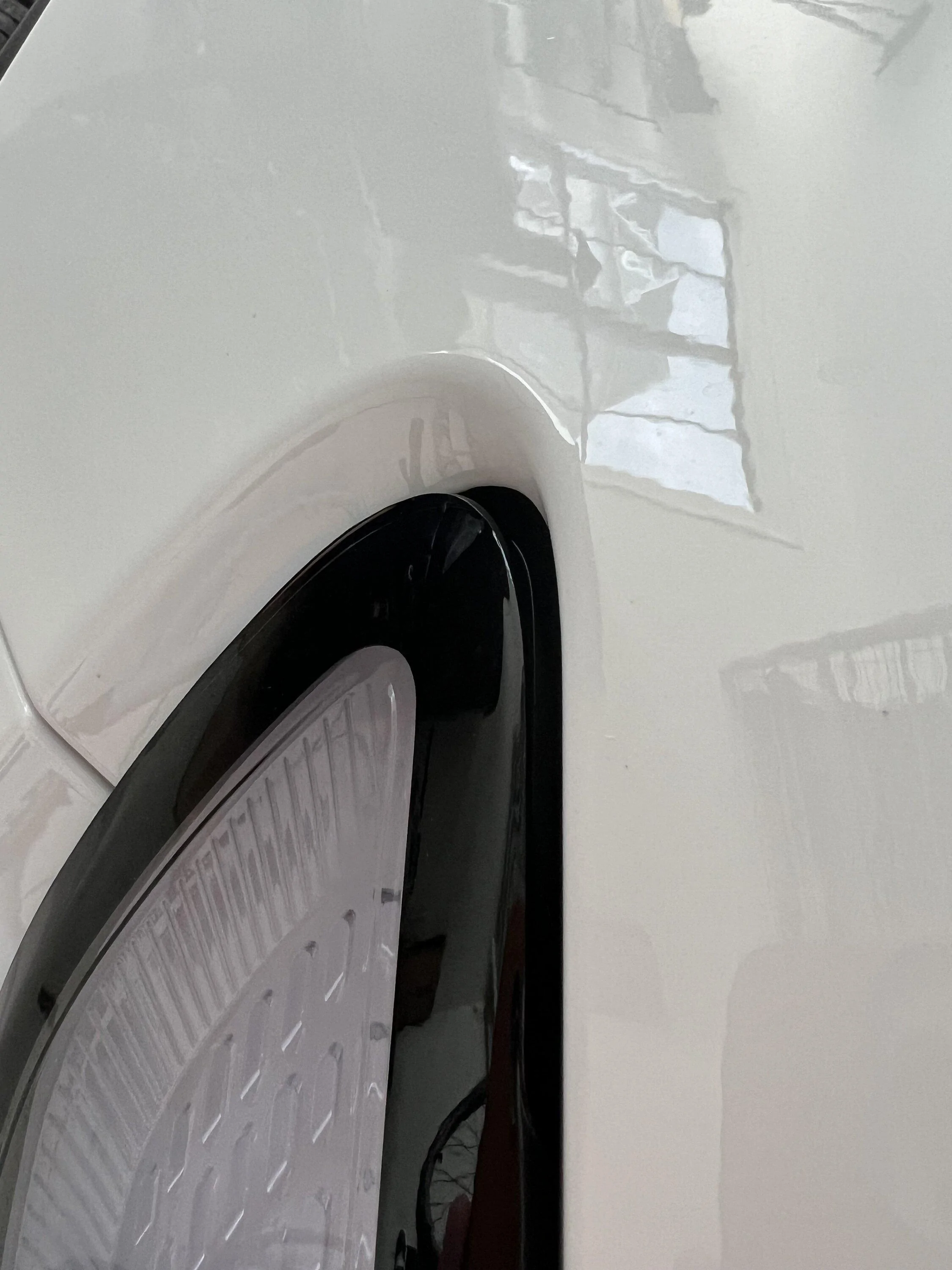Rivian R1T R1S In what world are these types of paint issues acceptable on new R1S? IMG_4769