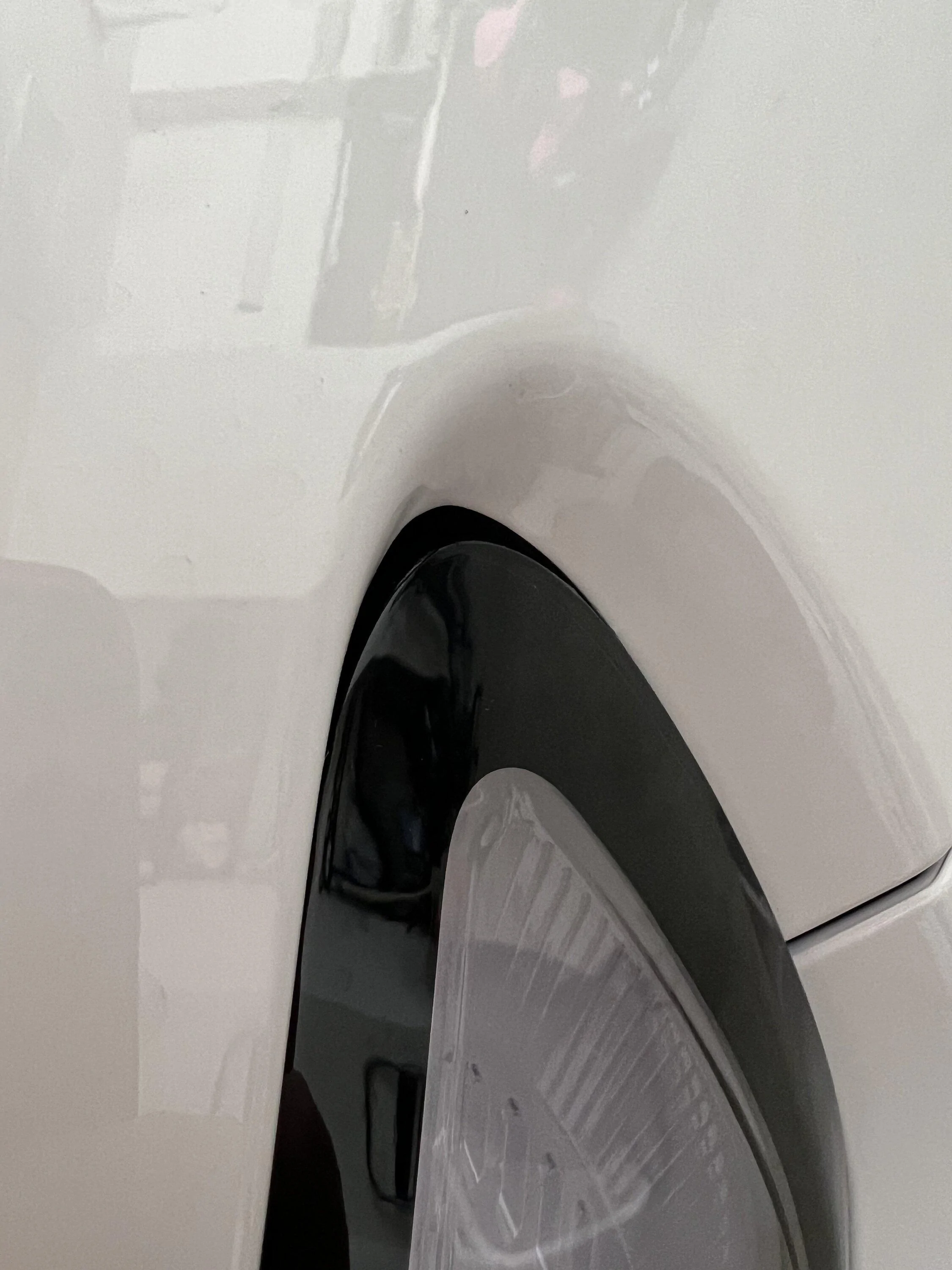 Rivian R1T R1S In what world are these types of paint issues acceptable on new R1S? IMG_4770