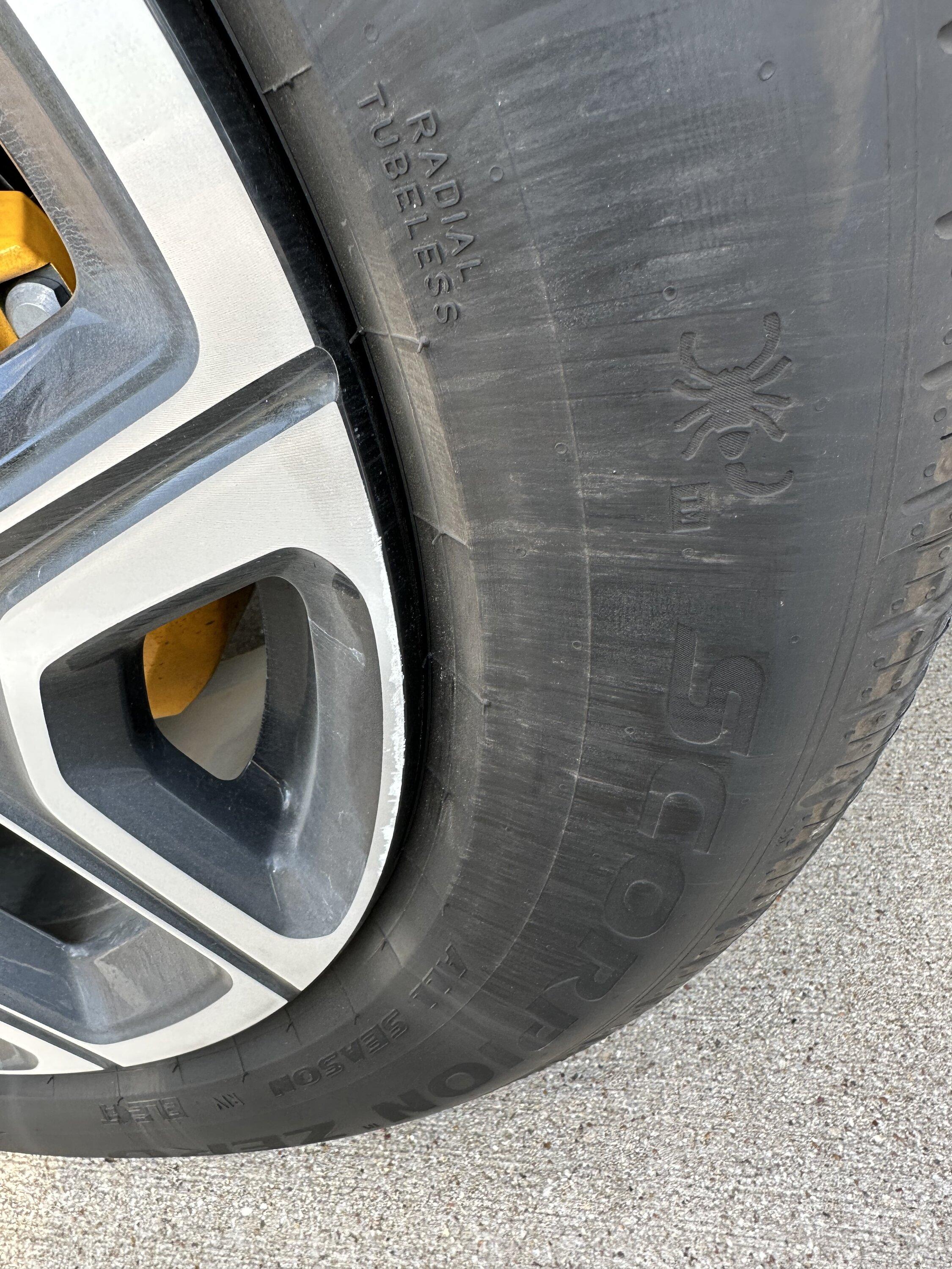 Rivian R1T R1S WTT - 22" sport brights (set of 5) for 20" darks/brights (Dallas area) DE0B792E-E85F-4BFC-B7ED-AE80D4CF4F8D