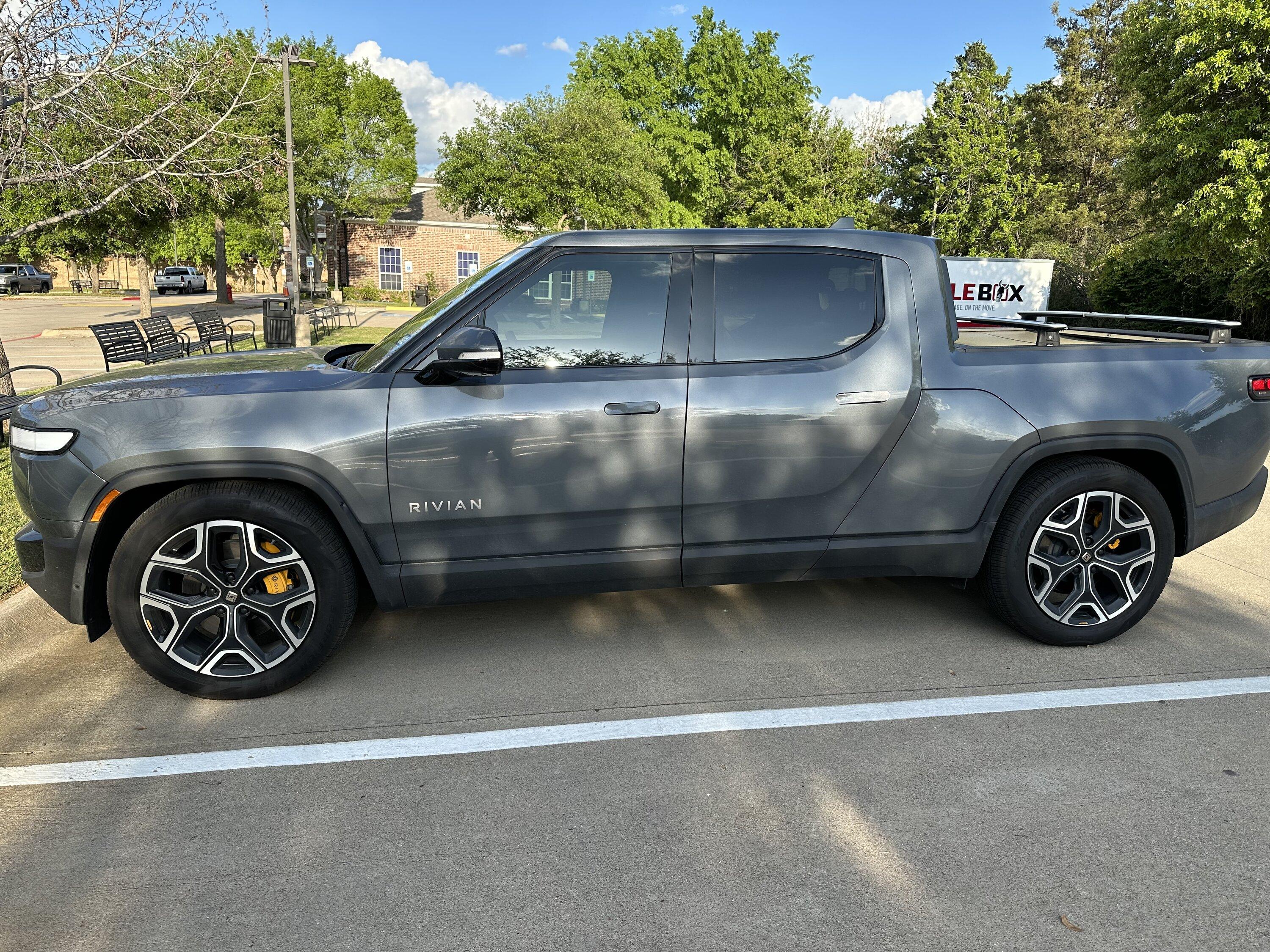 Rivian R1T R1S WTT - 22" sport brights (set of 5) for 20" darks/brights (Dallas area) B5508B7A-3EDC-44C9-AAA7-FCC069B63B58