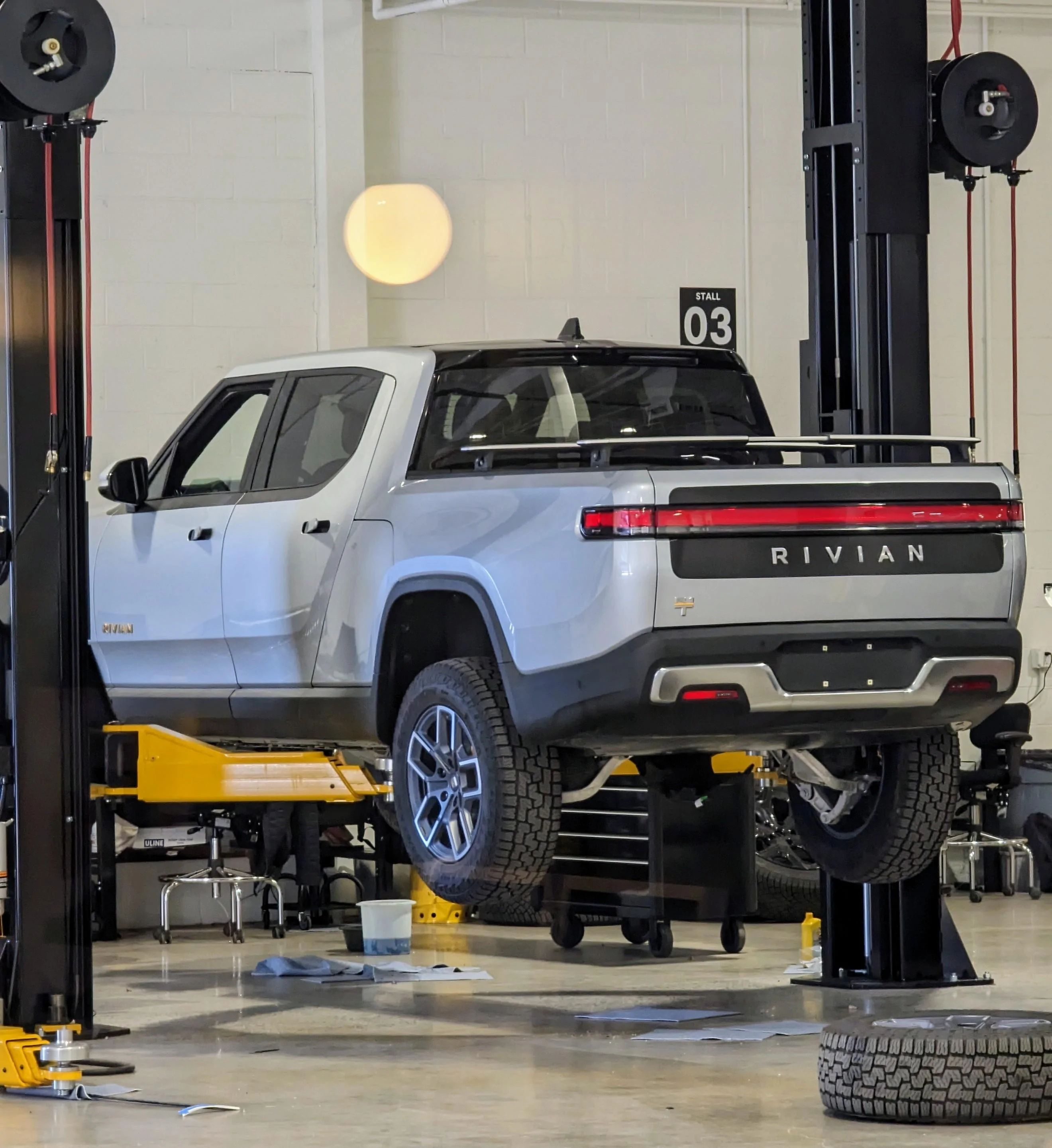 Rivian R1T R1S Blacked out my logos with vinyl RIVI