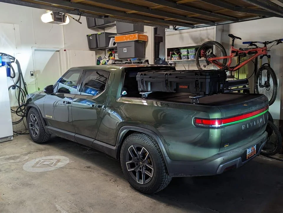 Rivian R1T R1S Roam Adventure Box 95L install on Crossbars on R1T (a quick DIY w. photos) 328869792_6616407385042888_2843798530987996412_n