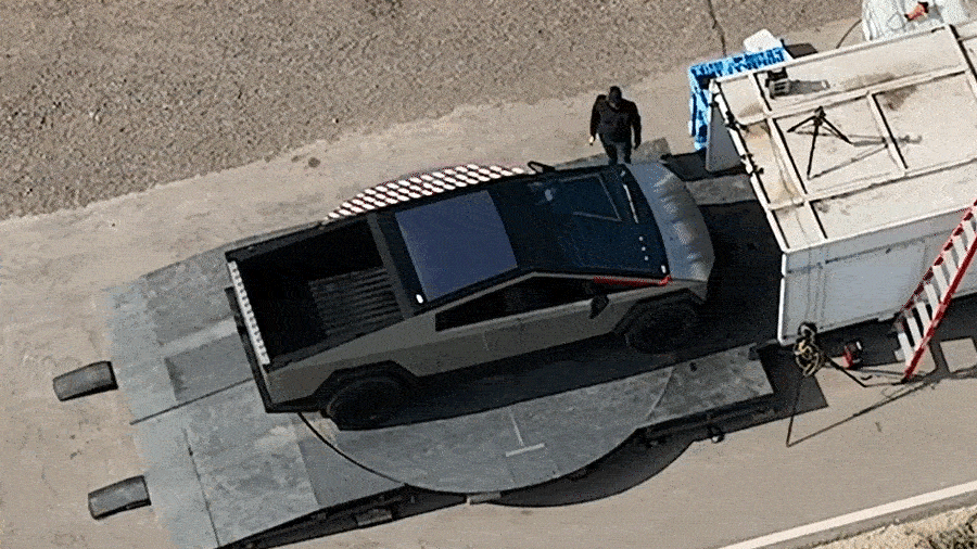 Rivian R1T R1S Heavy Machinery Comedy: Cybertruck Windshield Wiper In Action 1681516264554