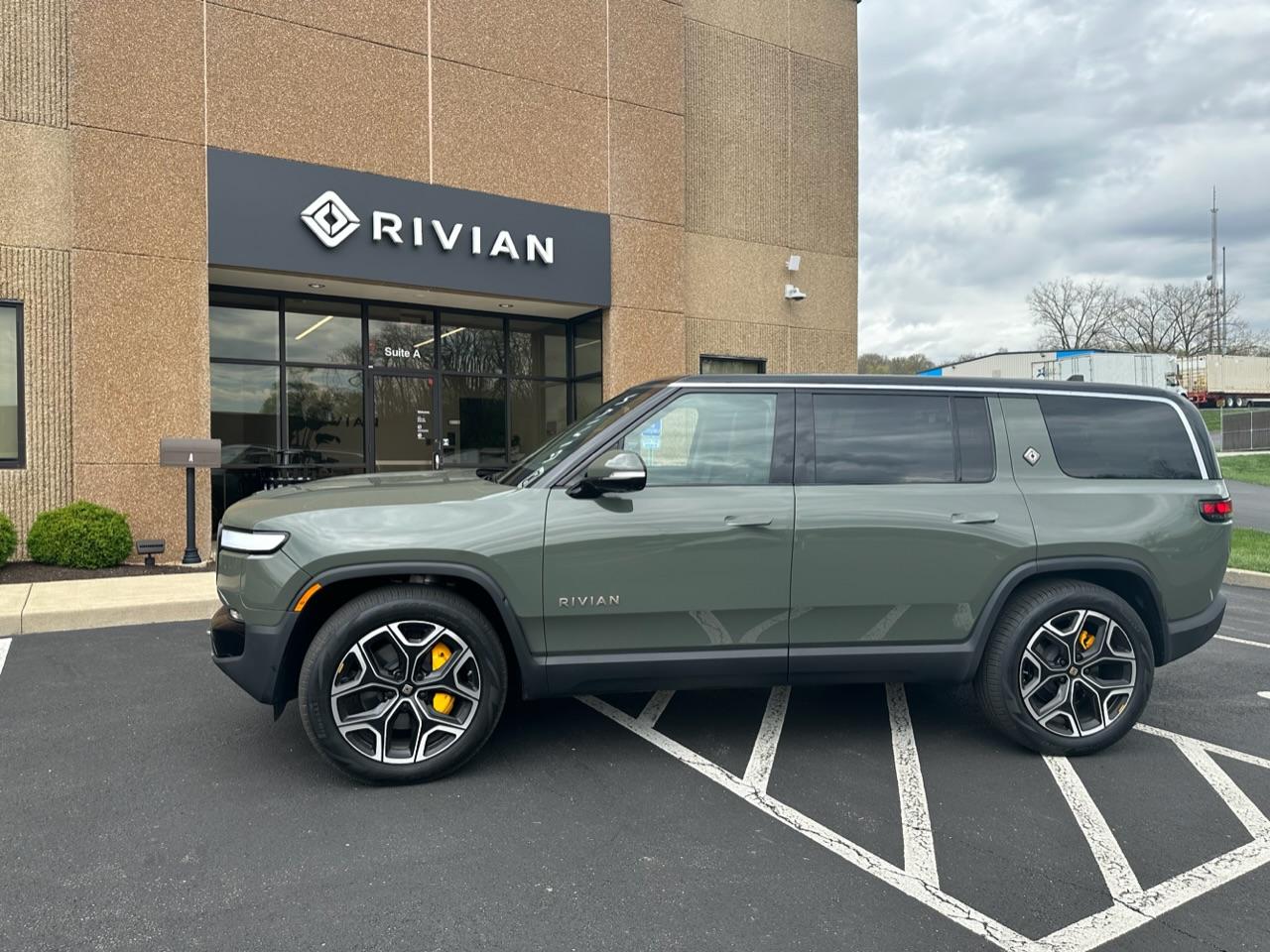 Rivian R1T R1S Photos of the soon to be Rivian Cincinnati Service Center location F4AA03AD-0AC2-4208-8374-5B76C22BB585