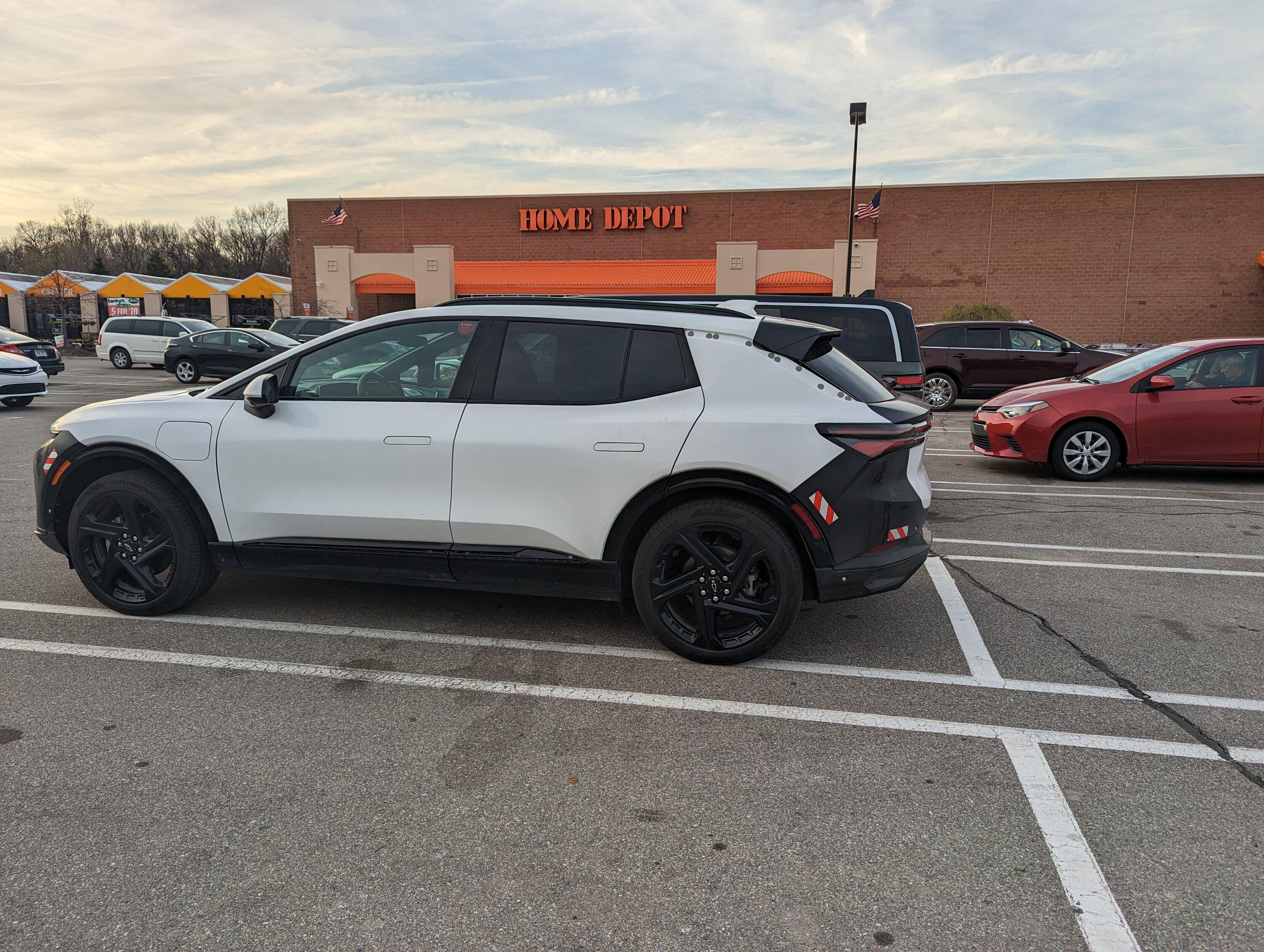 Rivian R1T R1S Equinox EV PXL_20230414_233836858