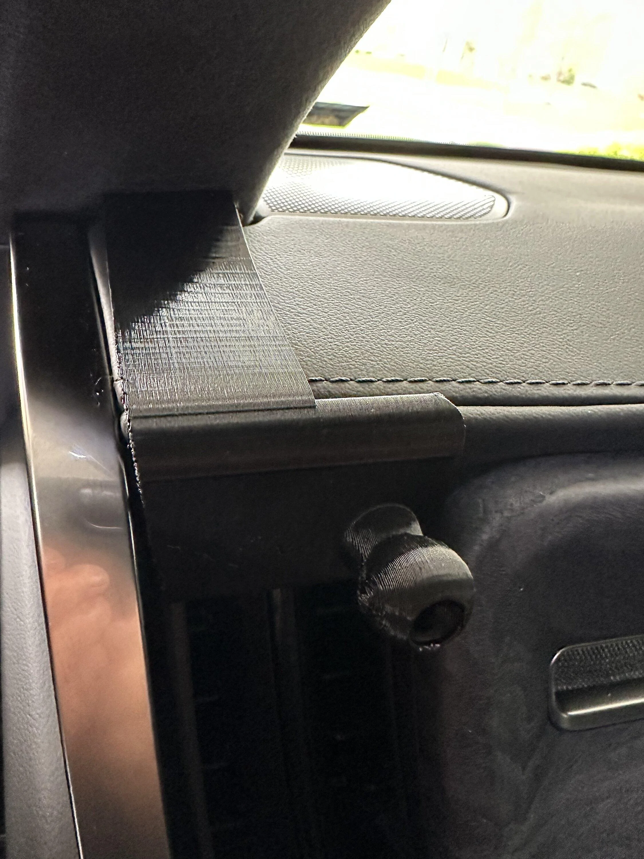 Rivian R1T R1S NEW - RIVIPARTS Left Side Phone Mount IMG_4056