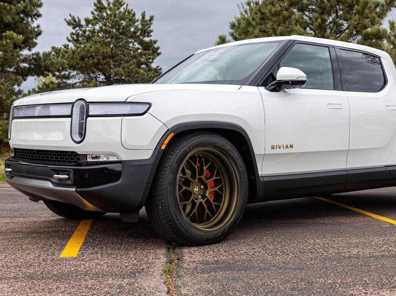 Rivian R1T R1S Custom build wheels specs? BEA13309-C539-466F-B1FF-BB5367624C7C