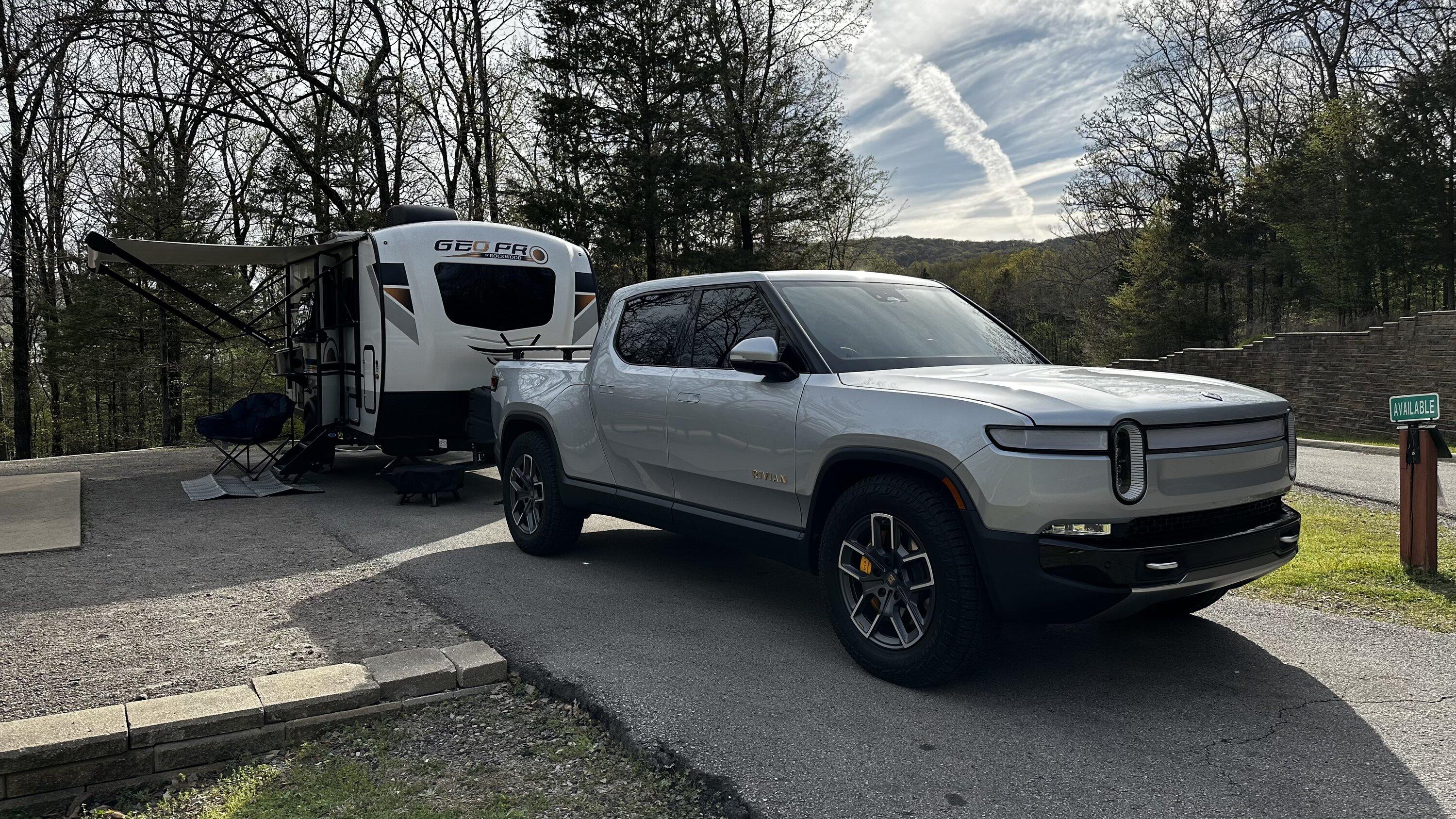 Rivian R1T R1S Anyone notice strange results towing after the latest software update? IMG_2791