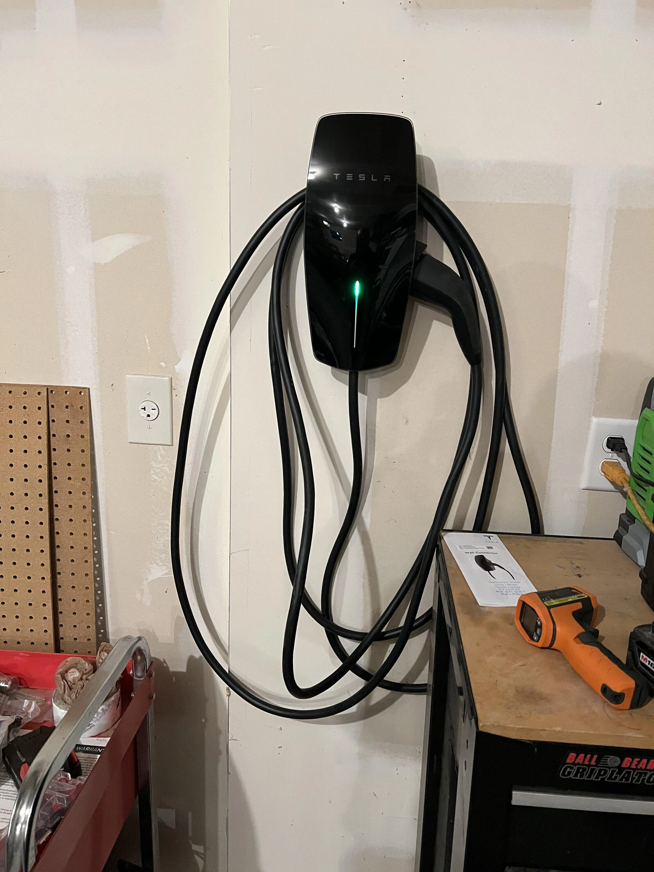 Rivian R1T R1S Can you load share with two different chargers 3582565F-7E07-4920-A5A7-23BA60549E6A