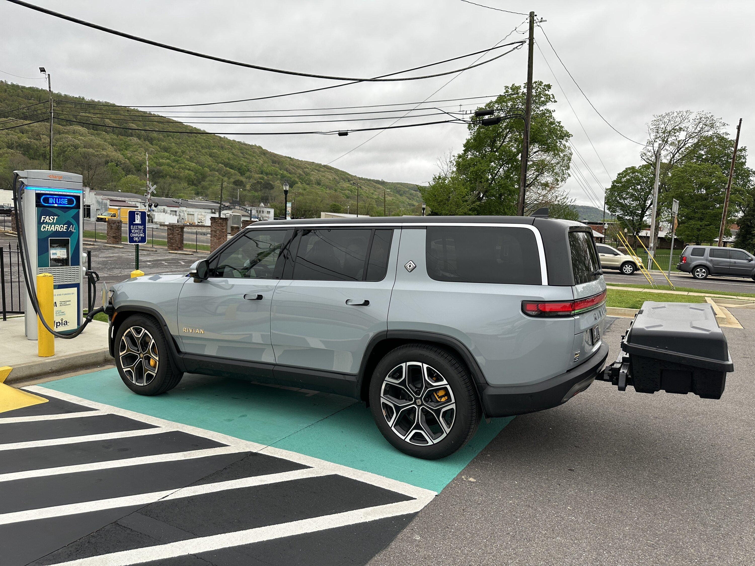 Rivian R1T R1S Hitch Mounted Cargo - Impacts? IMG_2882