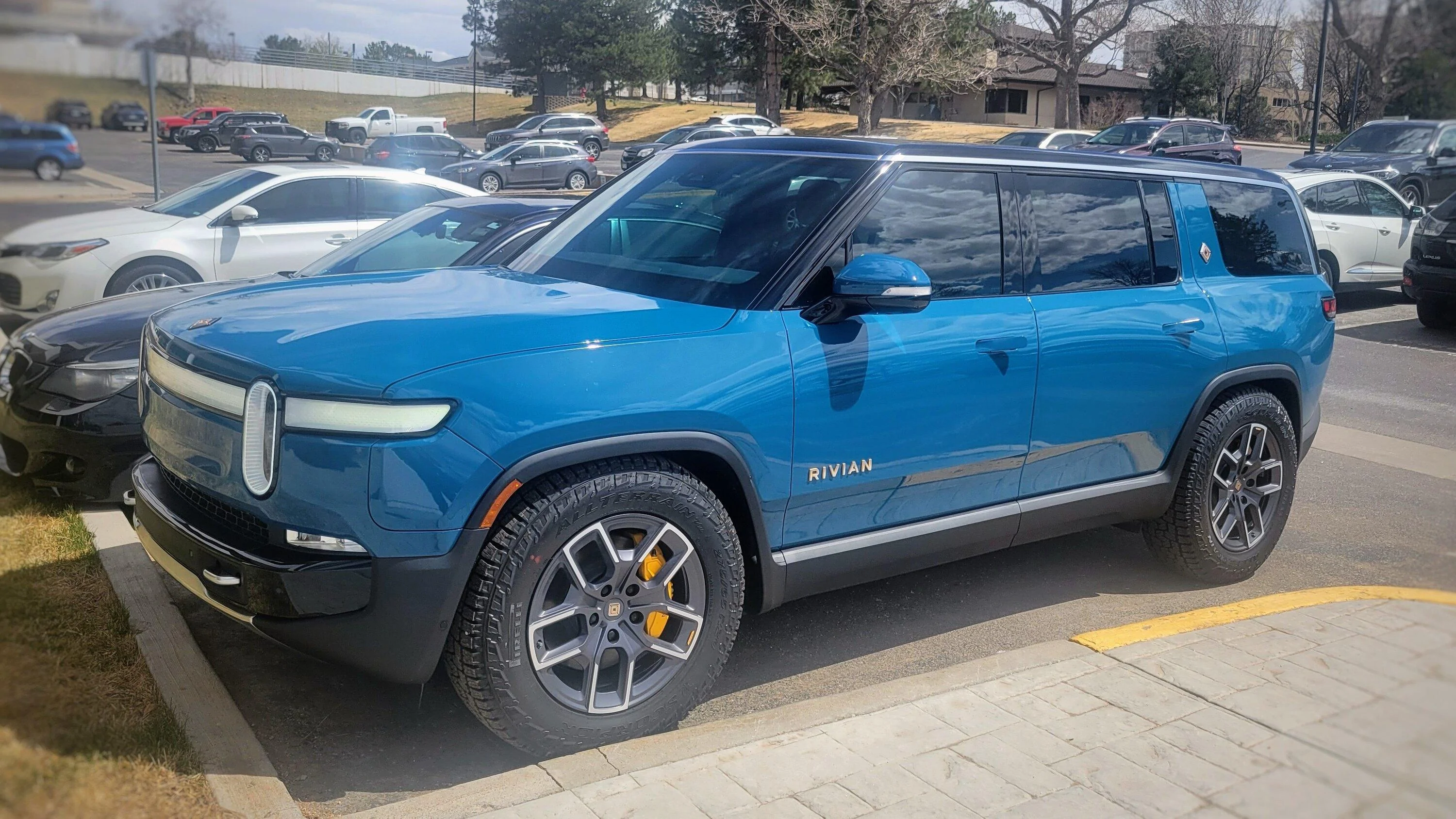 Rivian R1T R1S RIVIAN BLUE Rivian Photos Rivian Pic