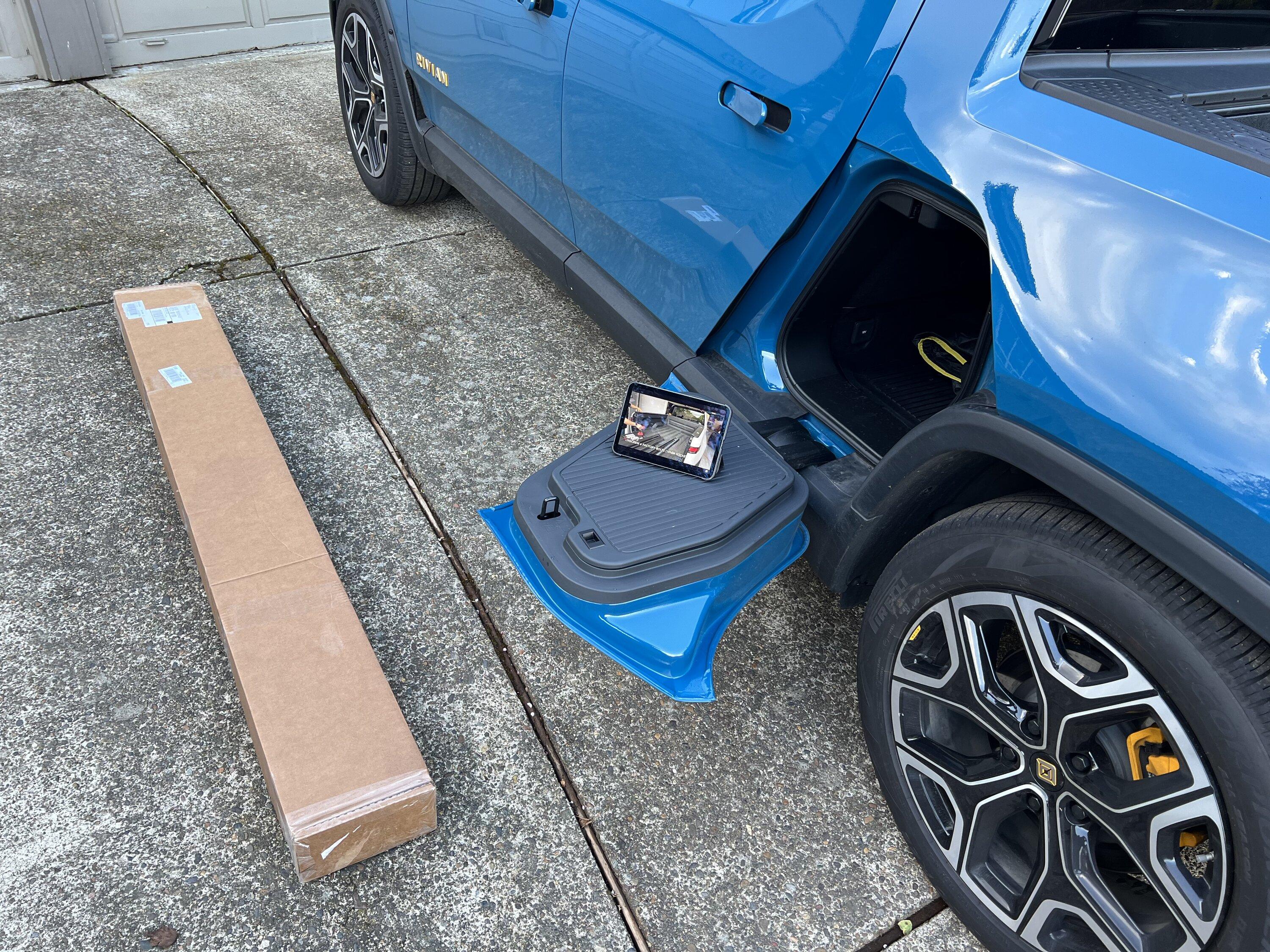 Rivian R1T R1S New aftermarket (manual) Tonneau Cover for Rivian R1T 34909174-3F8F-473F-8DE4-F06D78C81DEA