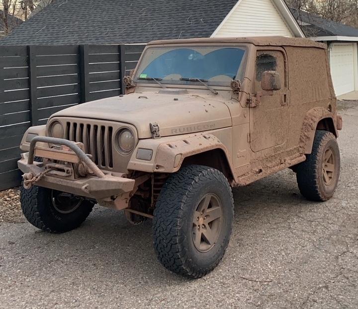 Rivian R1T R1S Wanted: Filthy Stealth Pics B13F39AB-A7E2-4C11-AAF1-7B4F3F5DF6F0.JPG