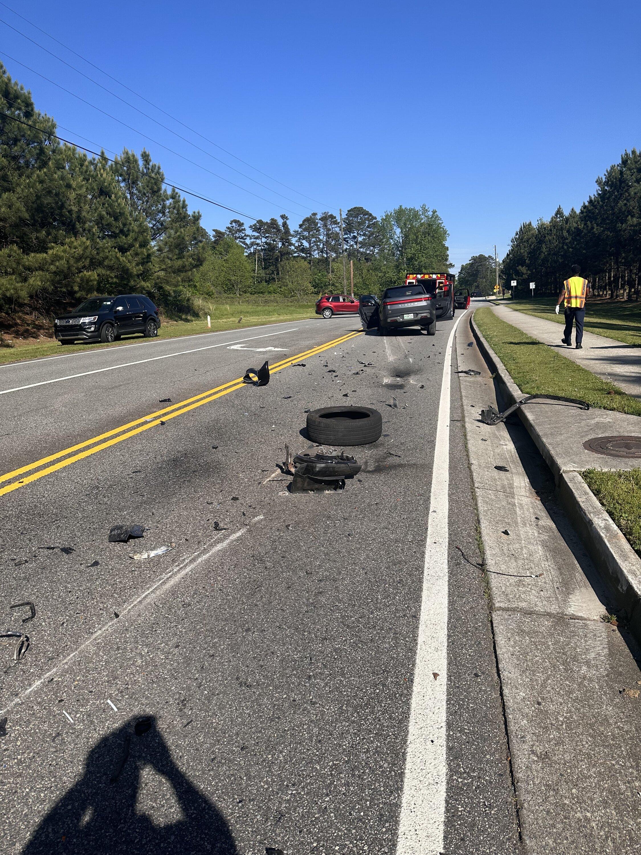 Rivian R1T R1S An idiot hit us in “ Small overlap front collision”  and I assume totaled my R1T [Updated with pic of damage to other truck ?] IMG_1332