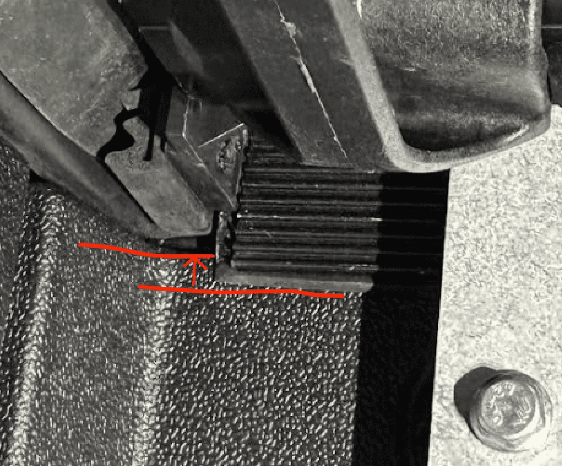 Rivian R1T R1S New aftermarket (manual) Tonneau Cover for Rivian R1T Screenshot 2023-04-22 at 9.11.47 AM