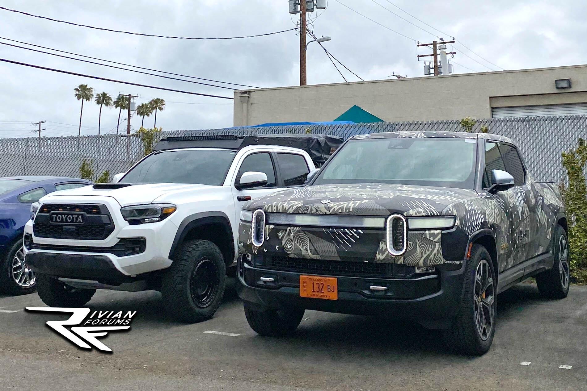 Rivian R1T R1S Real Rivian Photos & Videos Rivian R1T vs 2020 Tacoma TRD PRO 3.jpg 