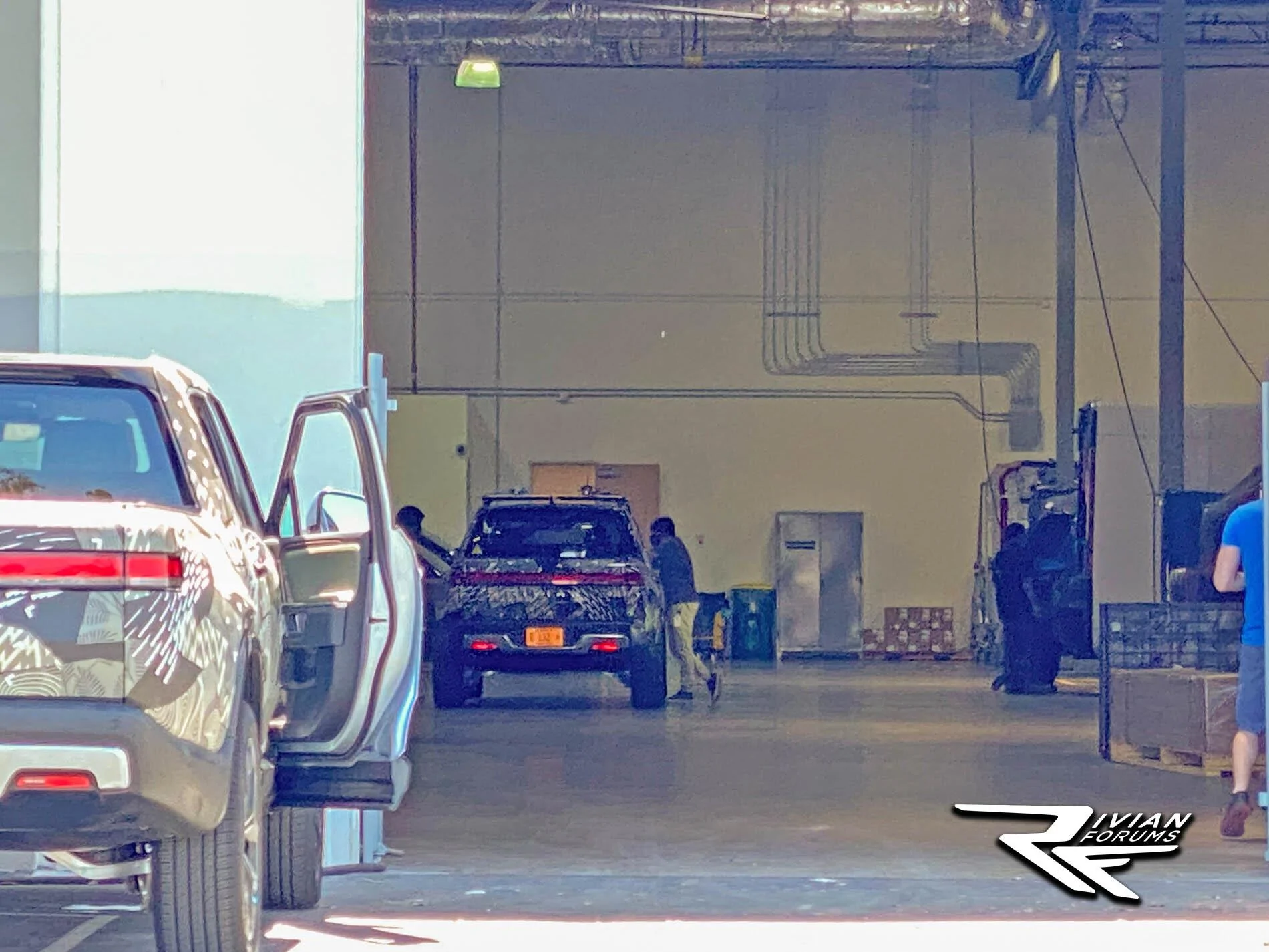 Rivian R1T R1S Rivian R1T spotted at Irvine HQ testing awning LA Silver Rivian R1T awning roof rack 4