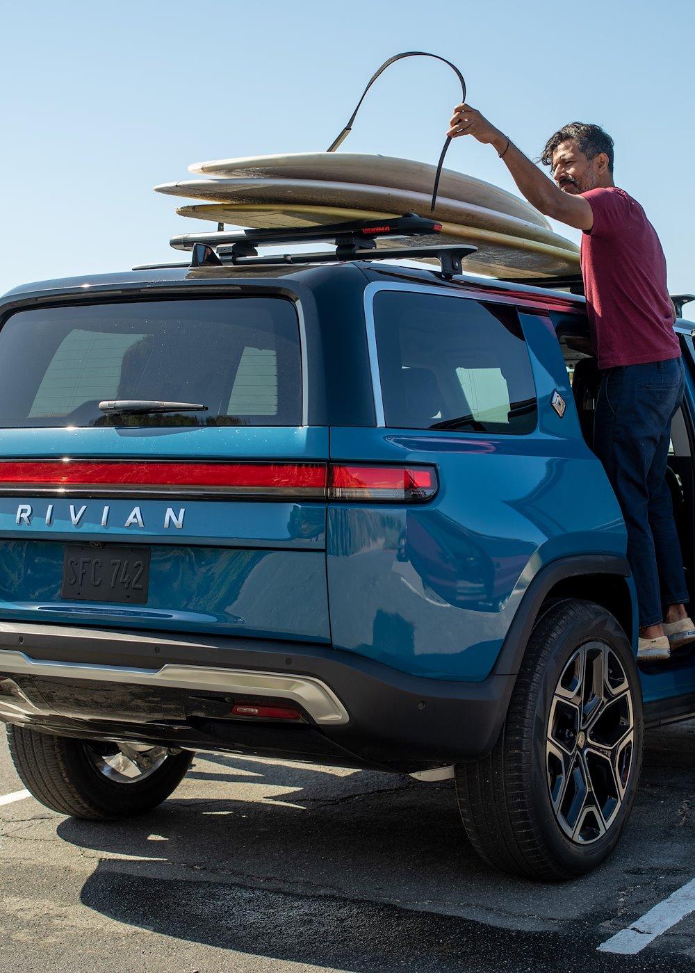 Rivian R1T R1S New updates! July deliveries, August test drives, off road package now optional on Launch Edition, gear added to configurator original.jpg;resize(1000,_)