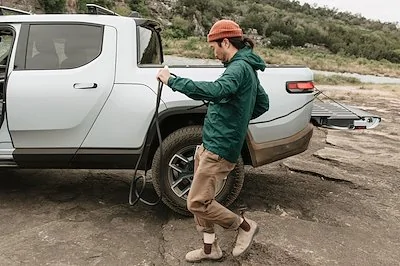 Rivian R1T R1S New updates! July deliveries, August test drives, off road package now optional on Launch Edition, gear added to configurator original.jpg;resize(400,_)