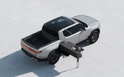 Rivian R1T R1S New updates! July deliveries, August test drives, off road package now optional on Launch Edition, gear added to configurator original.jpg;resize(400,_)