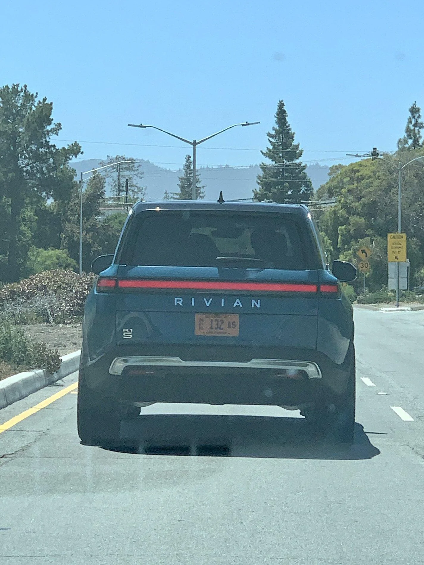 Rivian R1T R1S Real Rivian Photos & Videos E2wkg5fUYAAfjaV