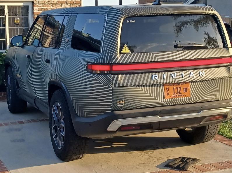 Rivian R1T R1S Real Rivian Photos & Videos o3dvix8pug271