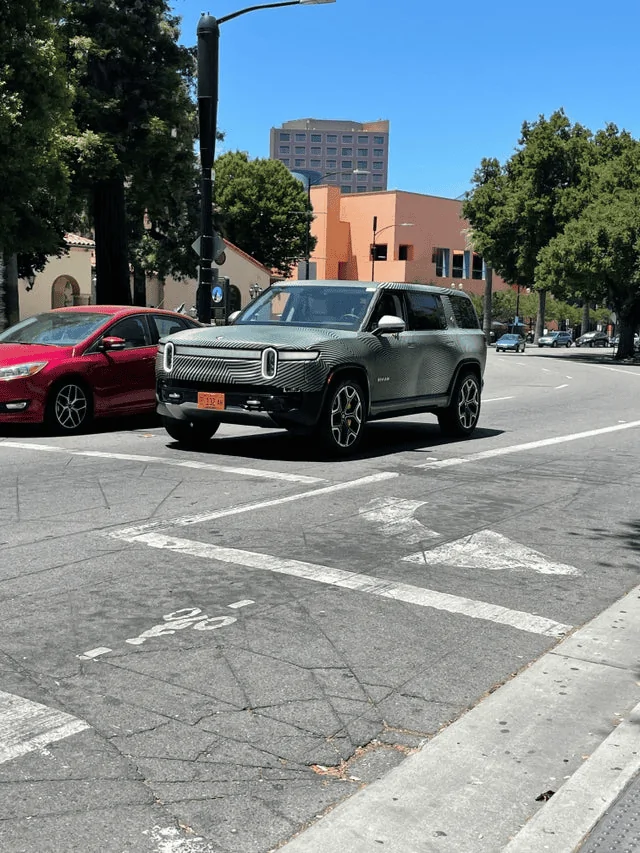 Rivian R1T R1S Real Rivian Photos & Videos 1623036886970
