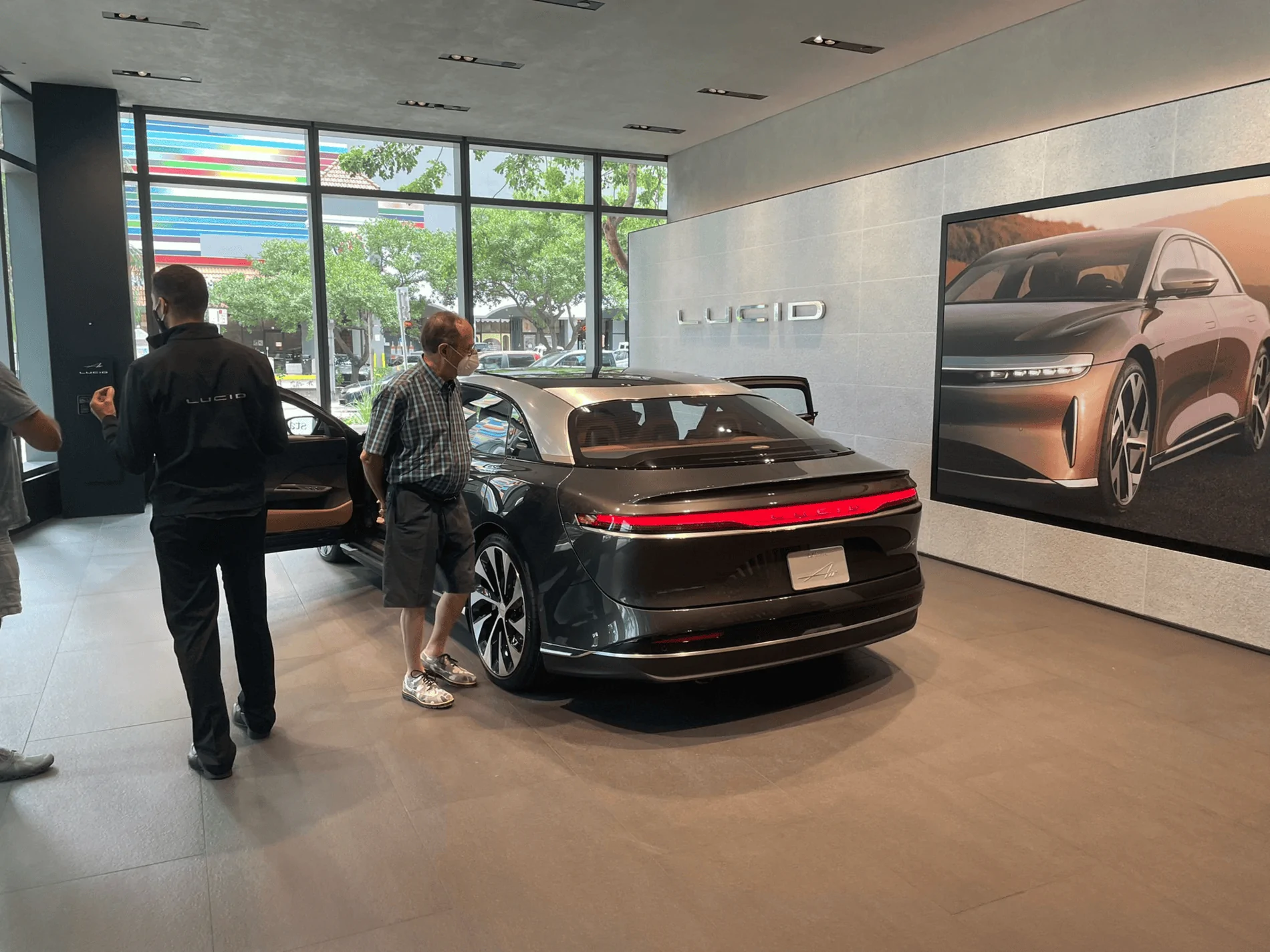Rivian R1T R1S Lucid Investor Presentation 1623462652755