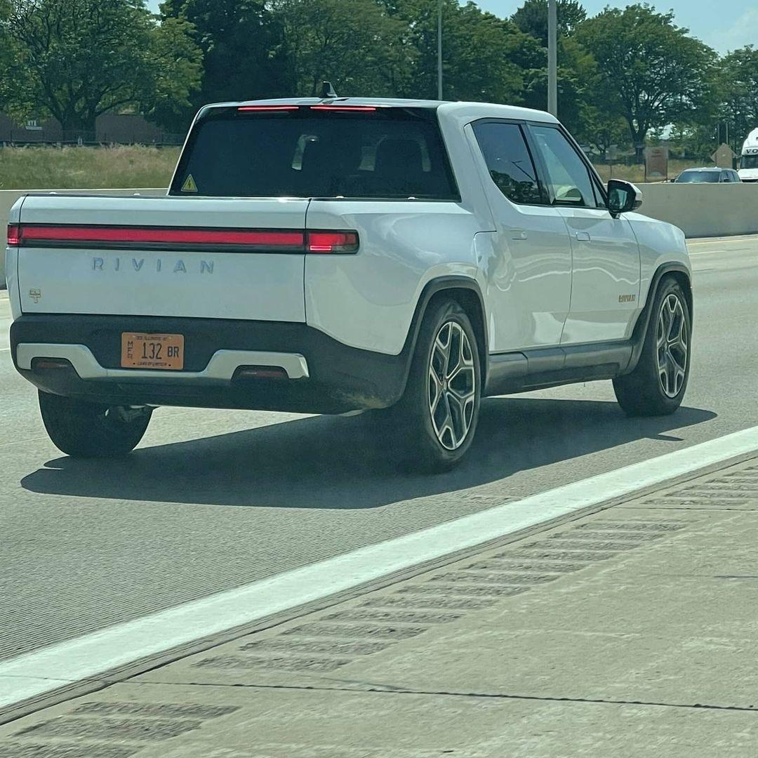 Rivian R1T R1S Real Rivian Photos & Videos 199189367_313246550305980_1120687599111024934_n