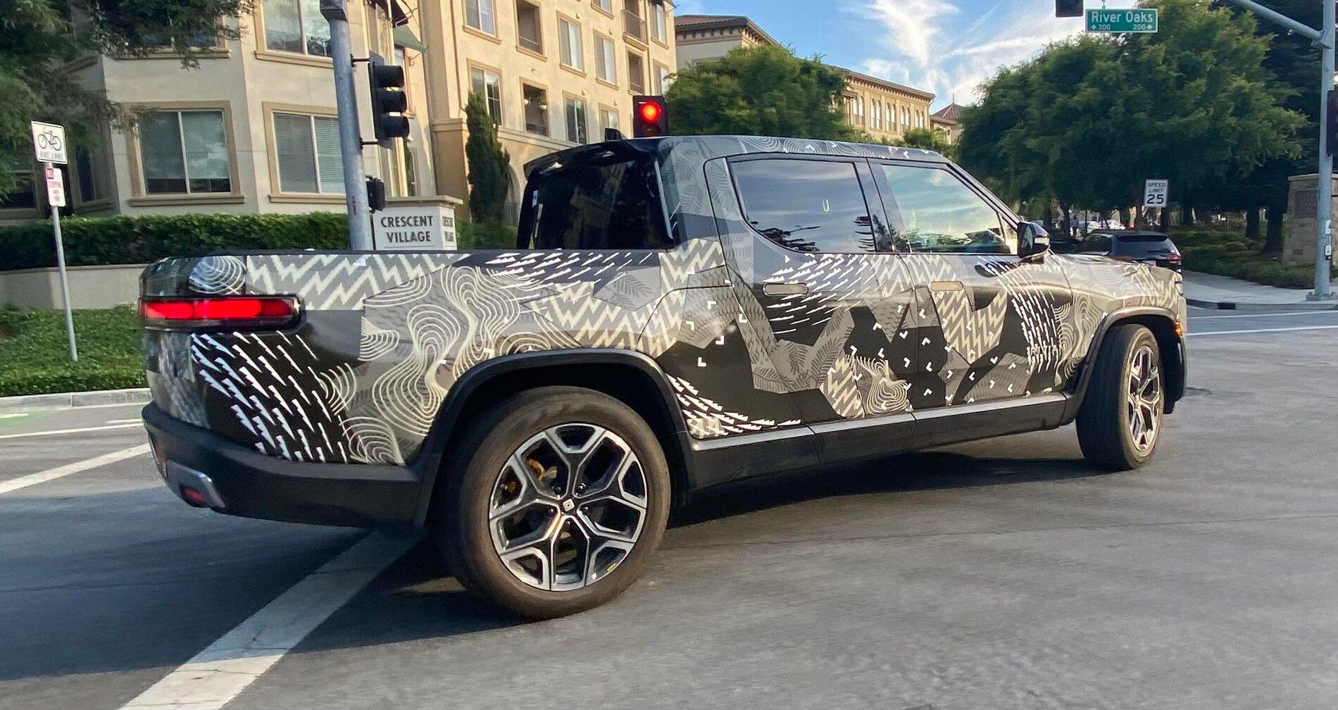 Rivian R1T R1S Real Rivian Photos & Videos o4igvmeuuq571