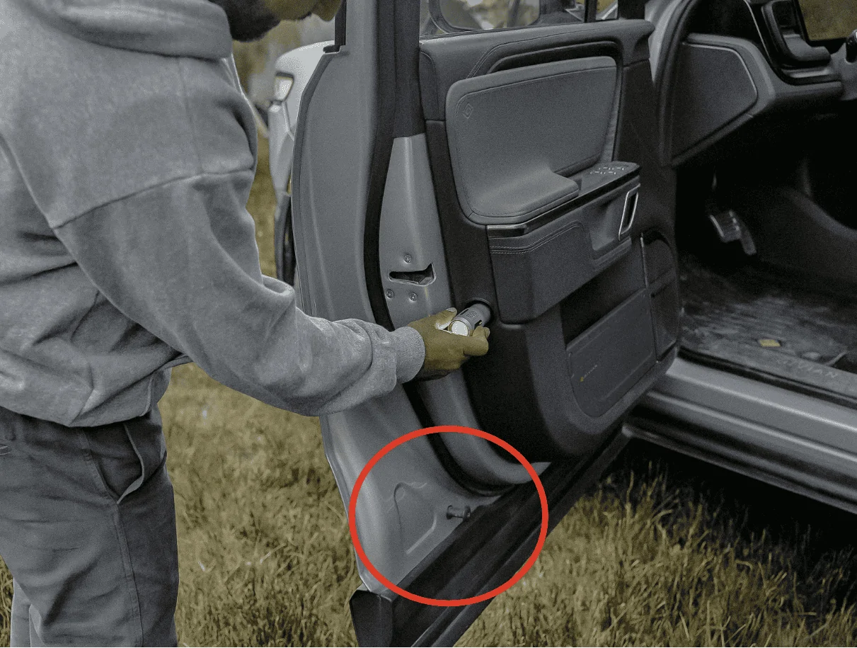 Rivian R1T R1S INTERIOR feature / details just posted at Rivian.com 1623952440939