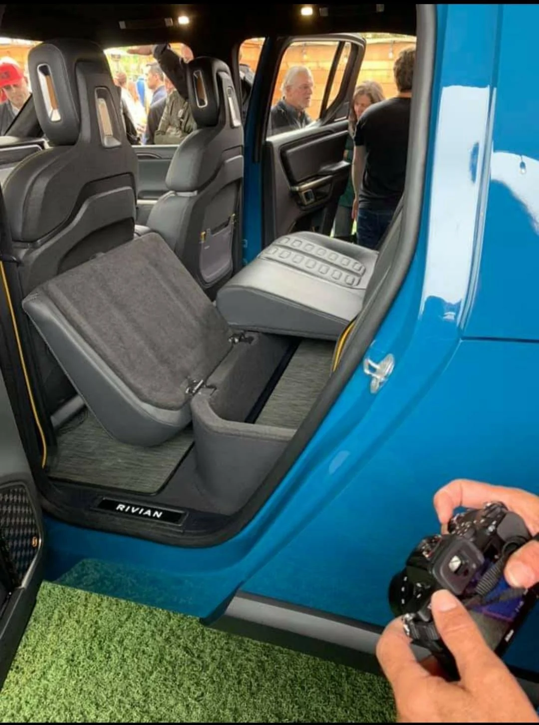 Rivian R1T R1S INTERIOR feature / details just posted at Rivian.com D3C94110-D0DB-4729-AD7D-012653AA186D