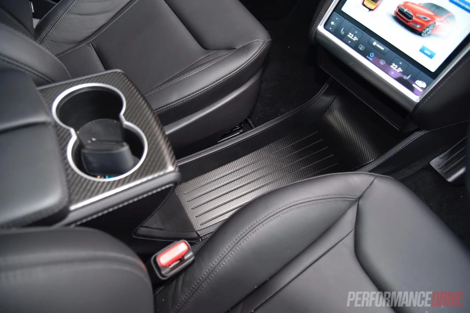 Rivian R1T R1S INTERIOR feature / details just posted at Rivian.com Tesla-Model-S-90D-centre-consol