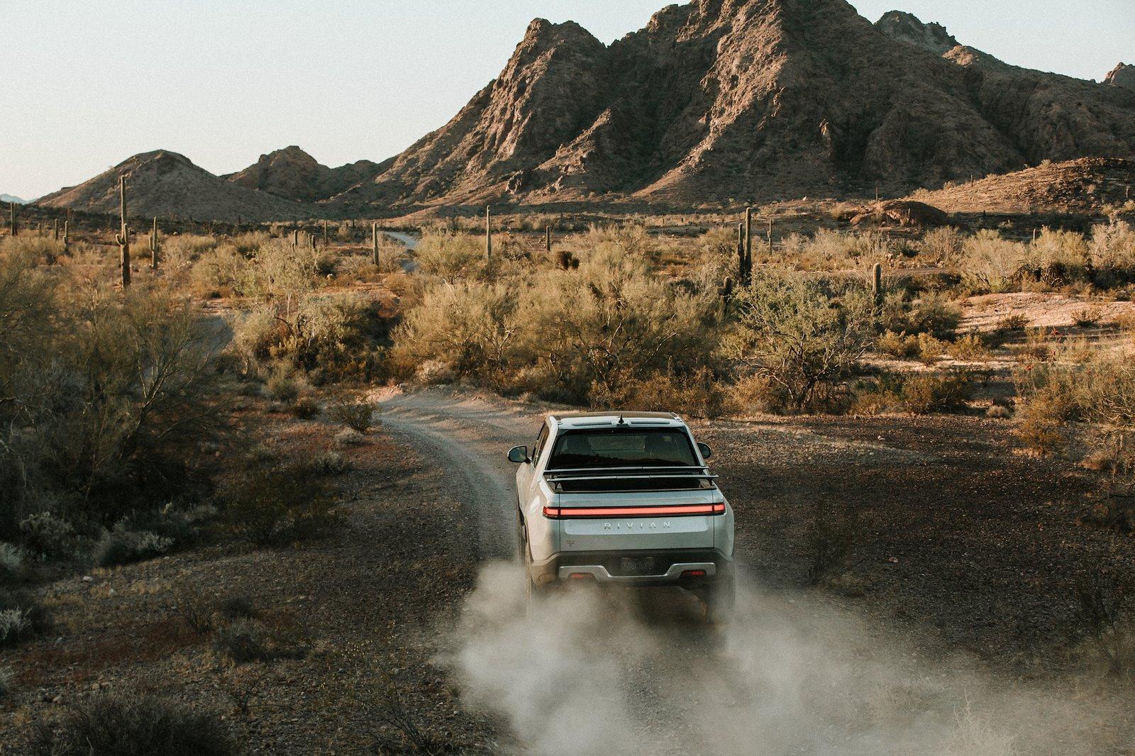 Rivian R1T R1S INTERIOR feature / details just posted at Rivian.com original.jpg;resize(1600,_)(9)