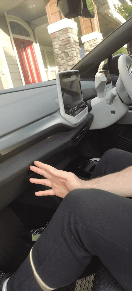 Rivian R1T R1S INTERIOR feature / details just posted at Rivian.com 1623985151511