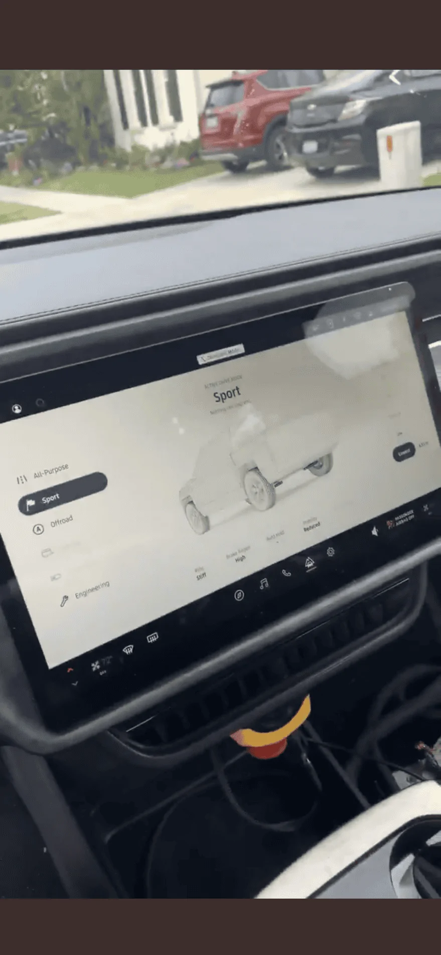 Rivian R1T R1S Videos & Pics: Lucky R1T Ride With Rivian Employee Neighbor Shows UI and Controls 70EE71E2-875A-4F58-A536-09B67AFFB175